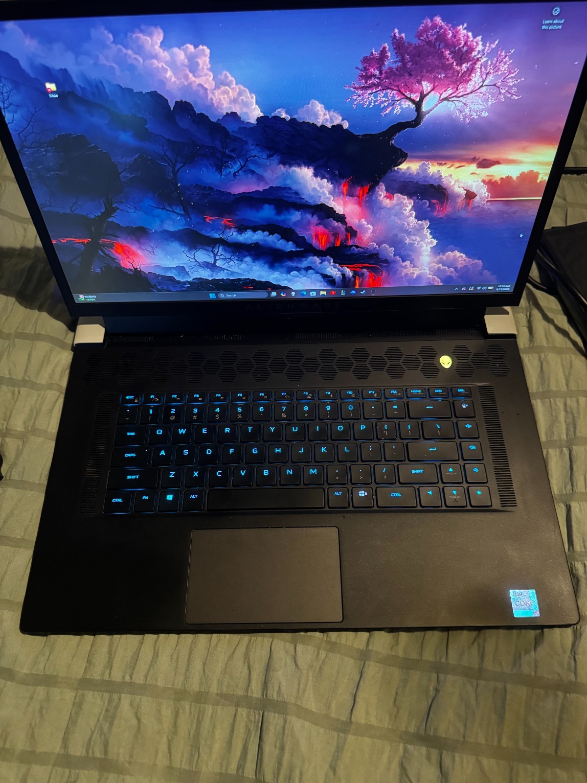 Alienware x17 R1 17.3″ (1TB SSD, Intel Core i7 11th Gen., 2.30 GHz, 16 GB)…