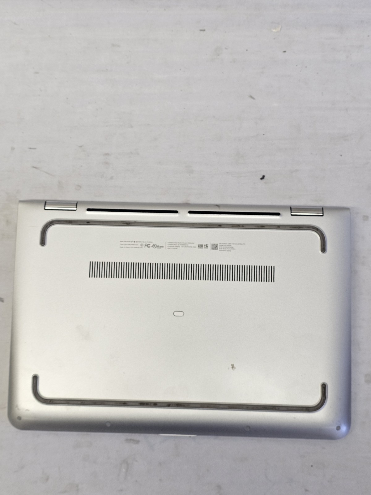 HP Pavilion x360 m3 Laptop – i3 6100u – 6GB RAM – 500GB HDD – BAD SCREEN WIN 10