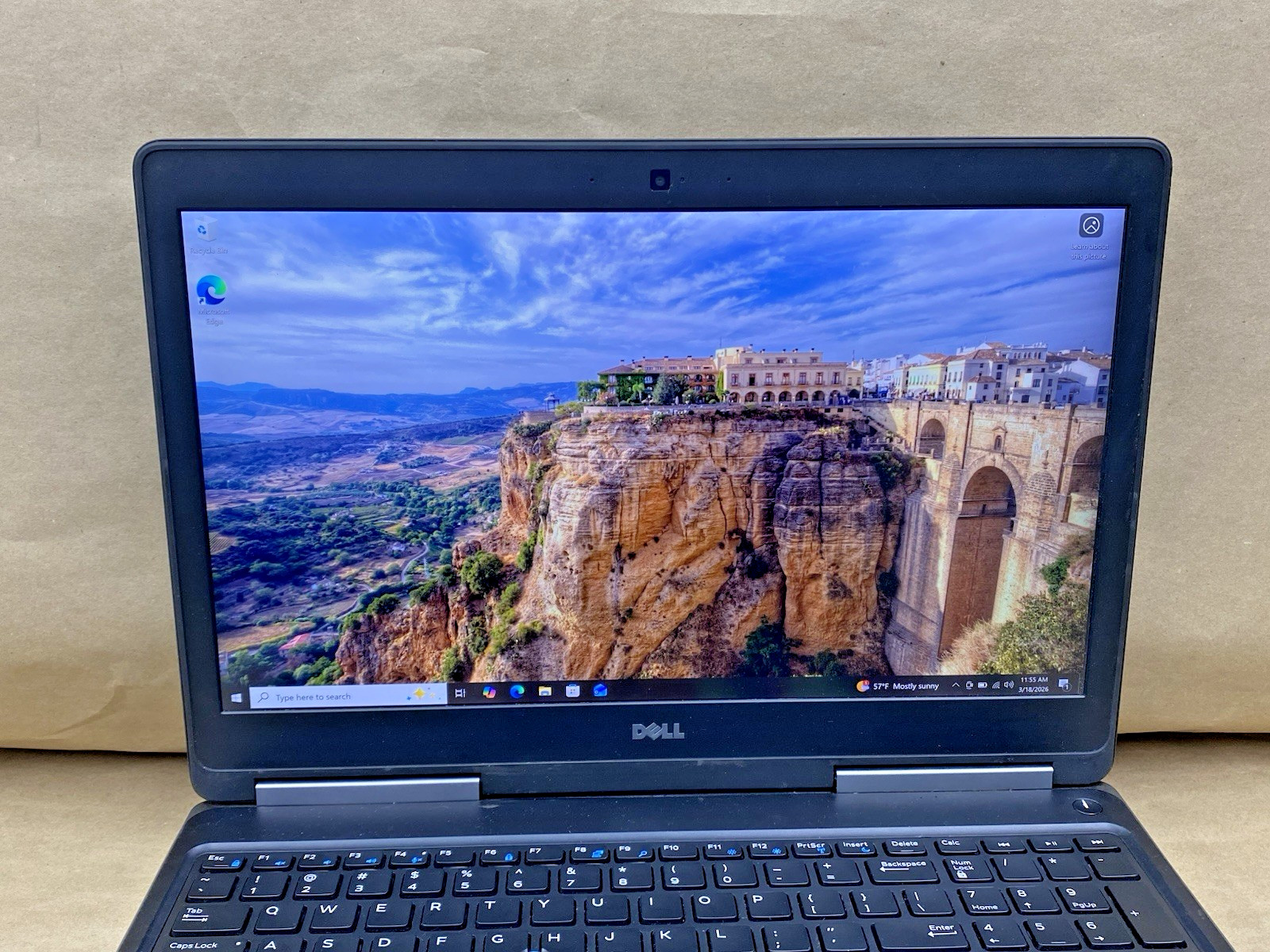 Dell Precision 7520 – 16″ 3840*2160 – E3-1575M – 8GB – 128GB – Win 10 – READ