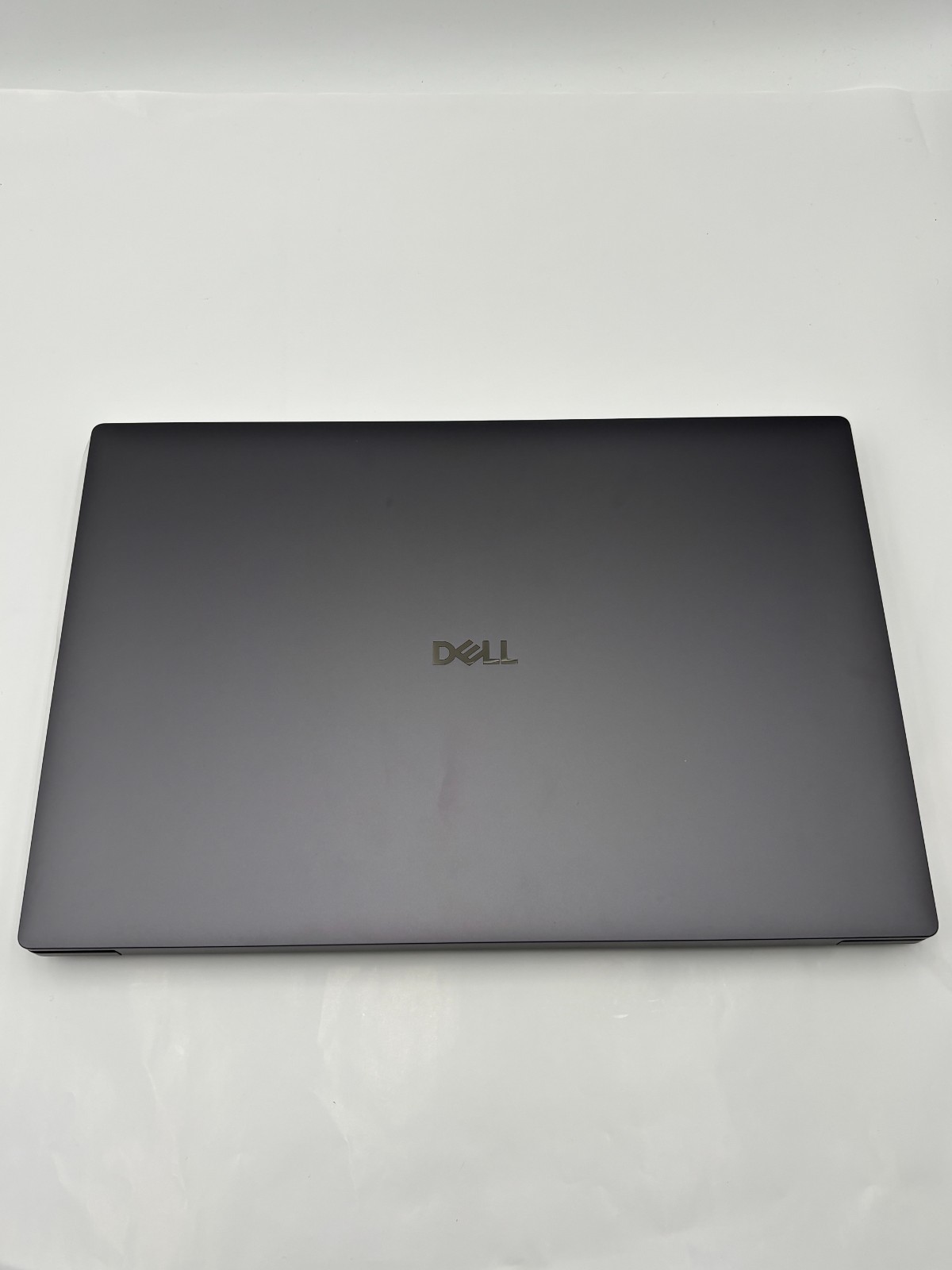 Dell Pro Max 16″ Premium Intel Ultra 7 265H – 64GB/2TB – RTX PRO 3000- Black