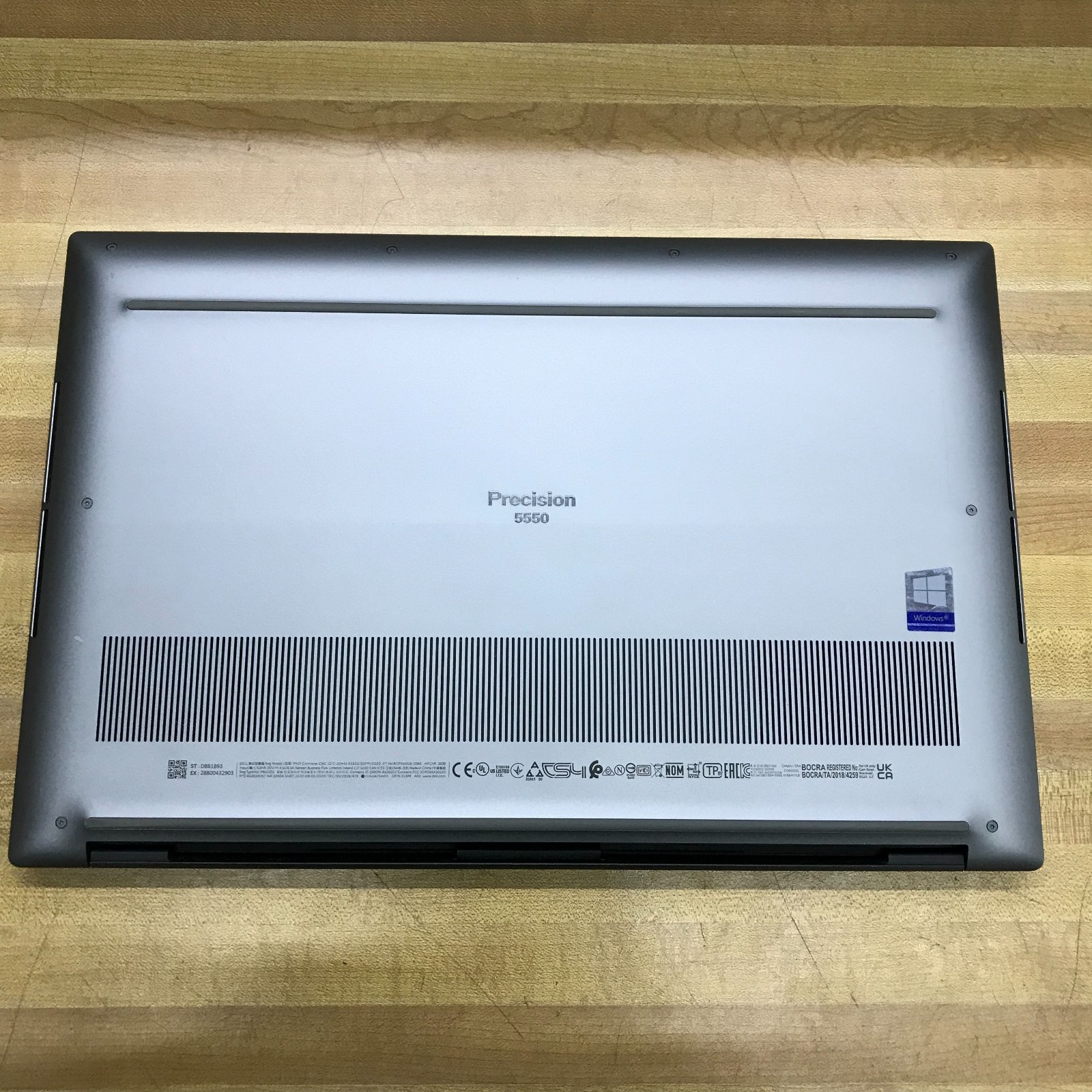 Dell Precision 5550 15.6″ FHD i7-10850H 2.7GHz 32GB RAM 512GB SSD Window 11 Pro