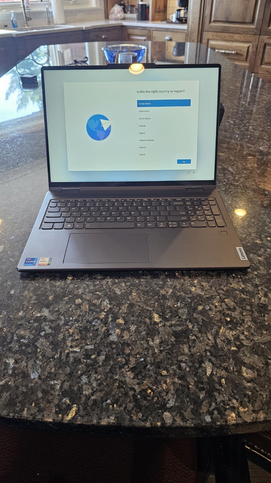 Lenovo Yoga 7i 2-in-1 Laptop 16″ Touchscreen with Intel Core i7 Processor 512 GB