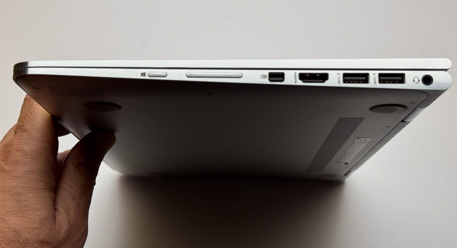 HP Spectre x360 13-4013DX 13.3″ Touch Core i7-5500U 8GB RAM 256GB SSD Silver