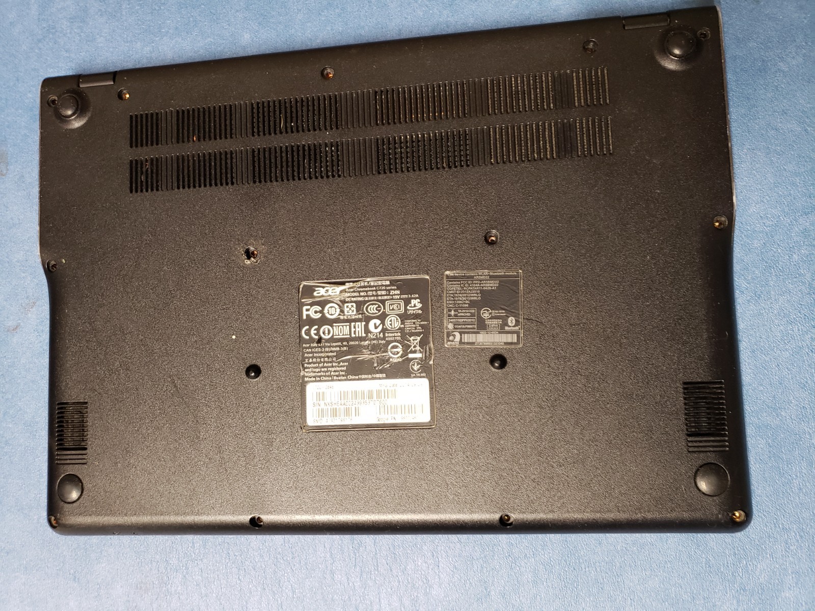 Acer Chromebook C720 Series Model ZHN, HDMI, USB, SD, audio damaged for parts