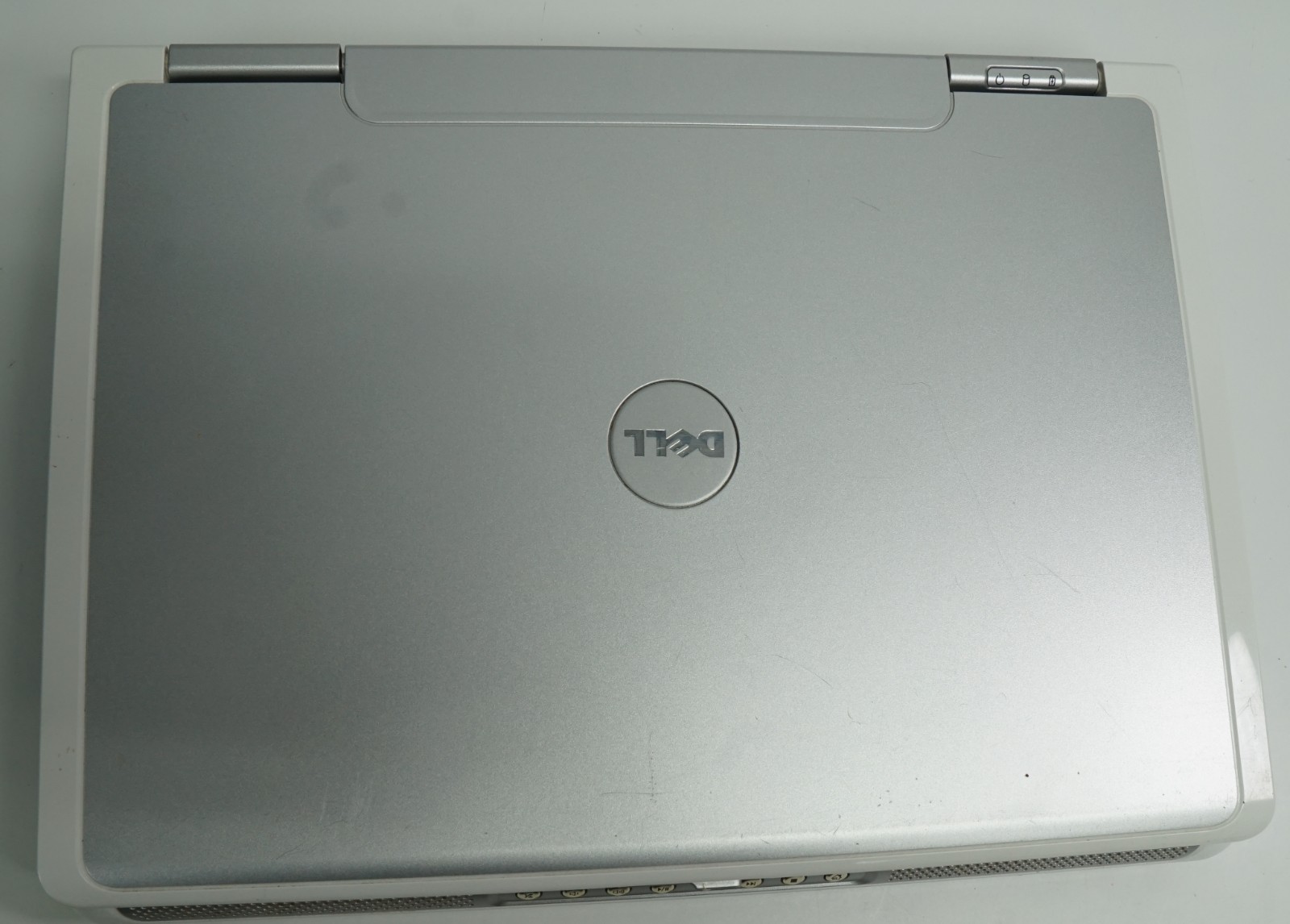 Dell Inspiron E1405 Intel T2350 Core 2 Duo 1.66GHz 2GB Ram, 80GB HD DVD Win XP 3