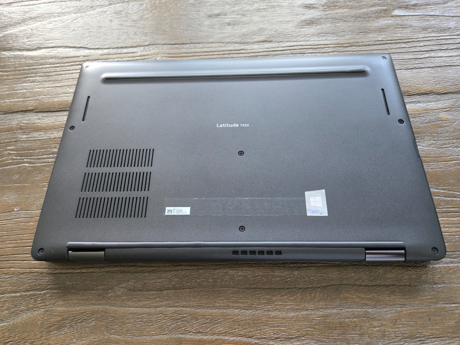 Dell Latitude 7420 14″ (512GB SSD, Intel Core i5-1145G7, 4.40 GHz, 16GB) Touch