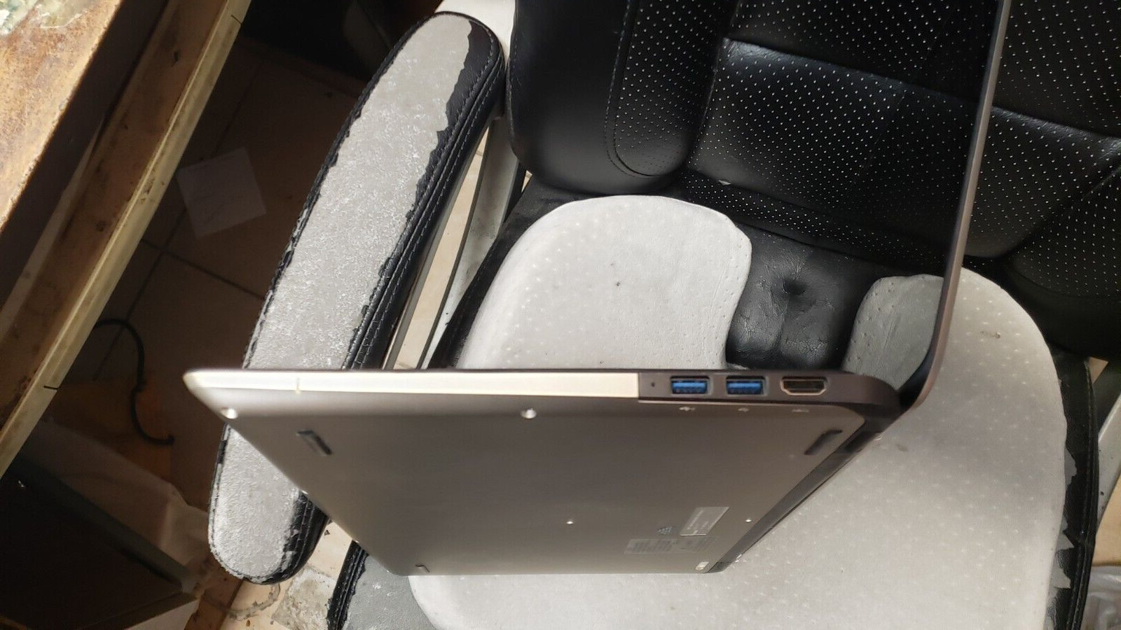 Toshiba Radius Intel i7-4510u 2.0Ghz/8GB/1TB with broken touch screen