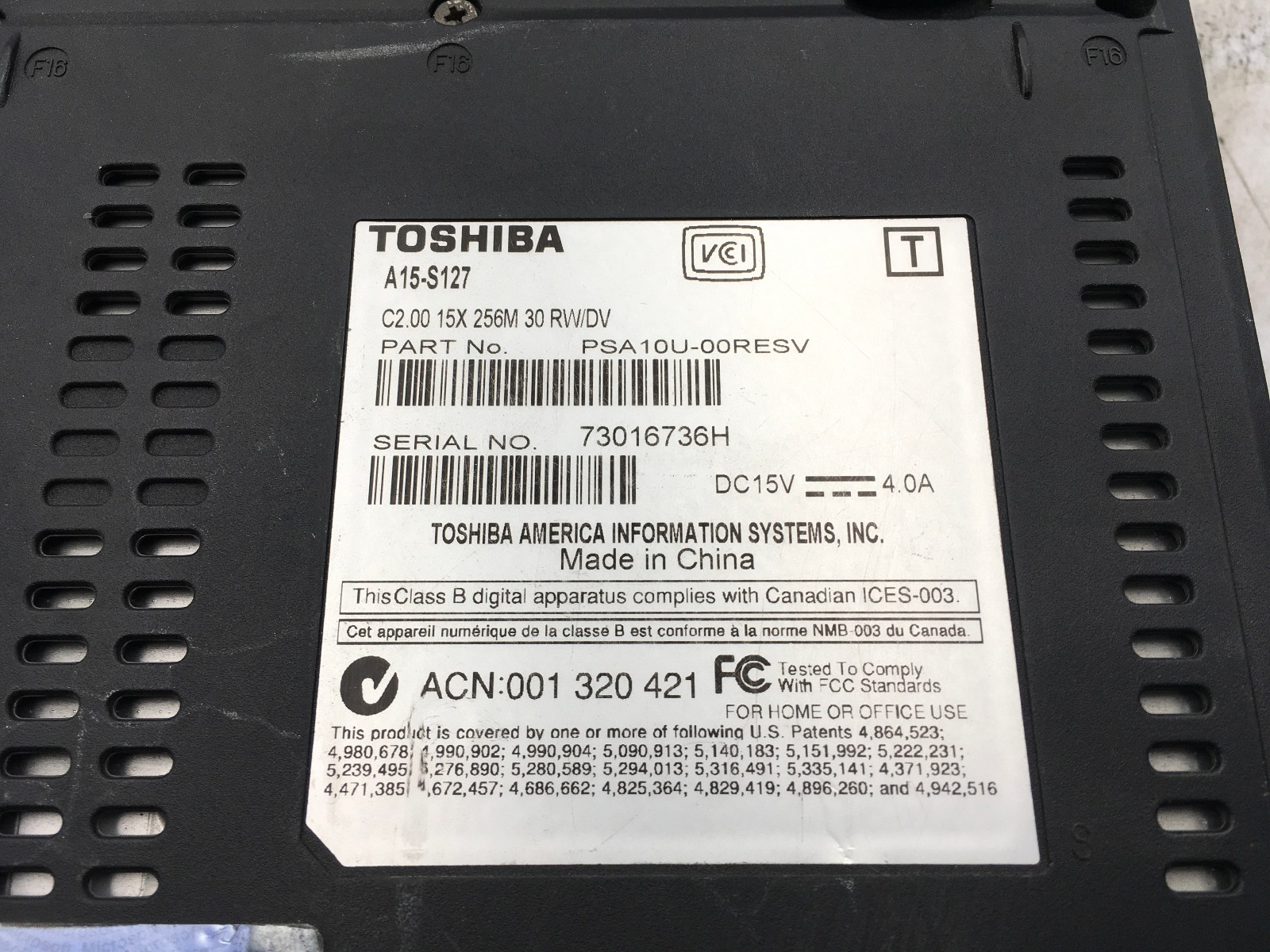 TOSHIBA SATELLITE A15 S127 -FOR PARTS/BAD HINGE- INTEL CELERON – NO RAM -READ-BB