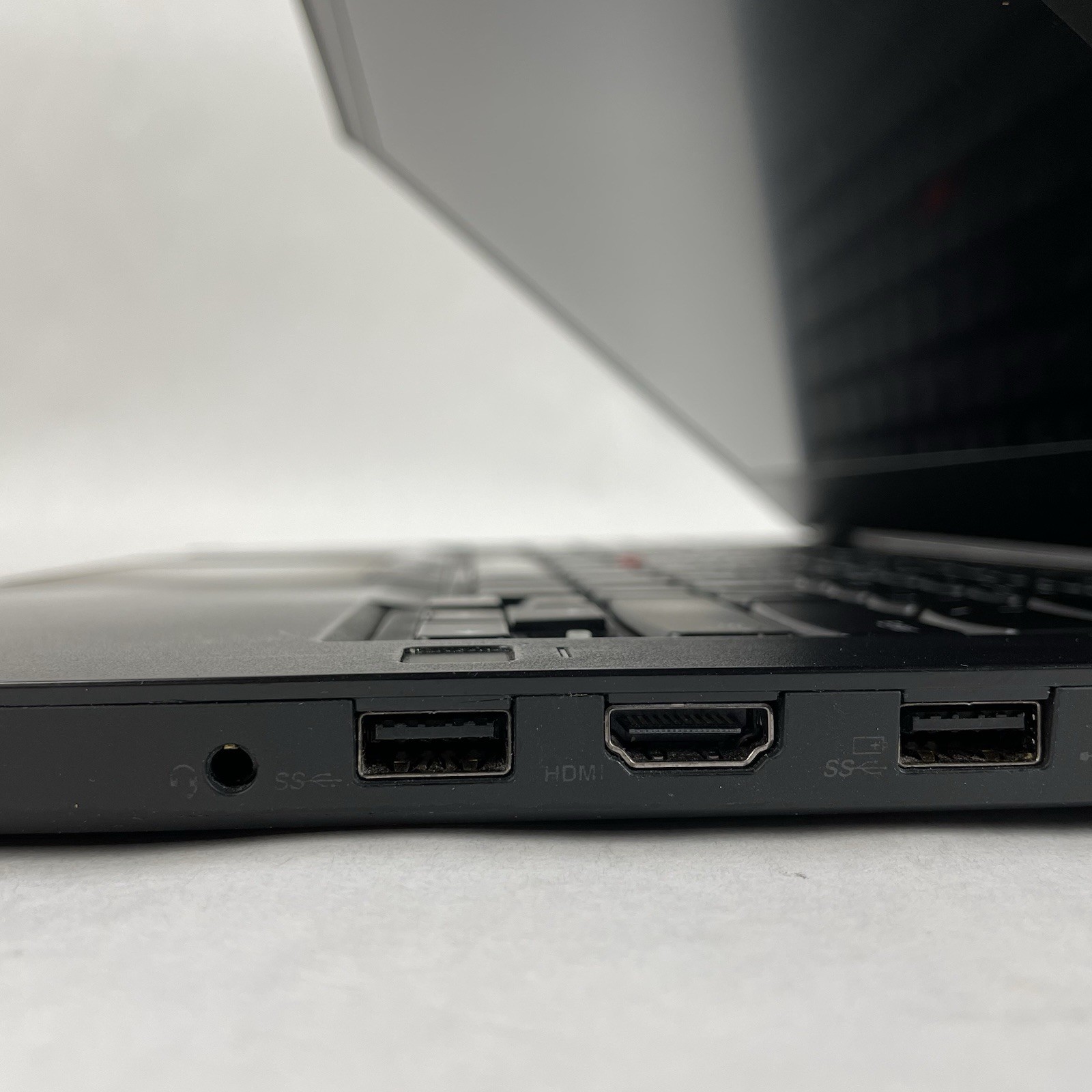 Lenovo ThinkPad T480 14″ i5-8350U 1.70 GHz 8 GB RAM No SSD/OS/AC/Batt – READ