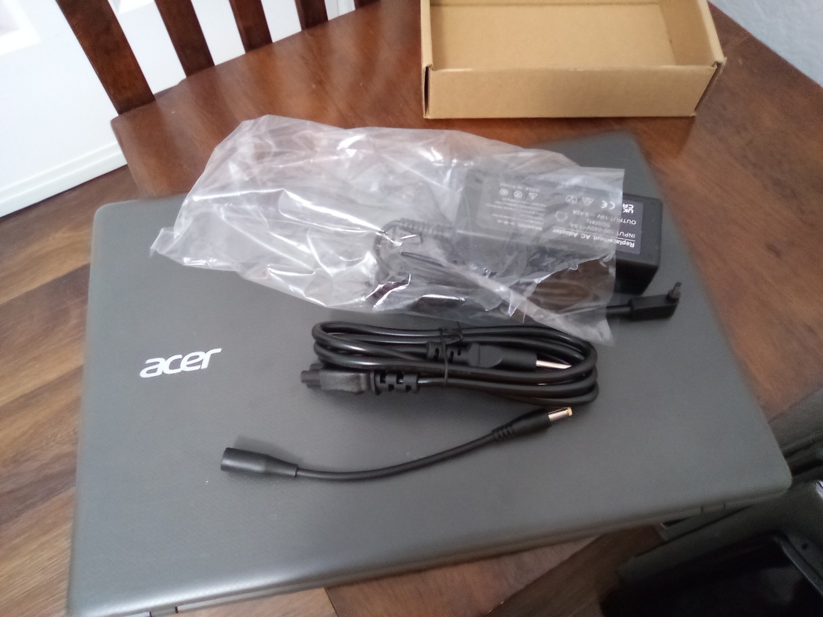 Acer Aspire One Cloudbook 14 (AO1-431) [Windows 11 Pro] [2 GB DDR3] [32 GB eMMC]