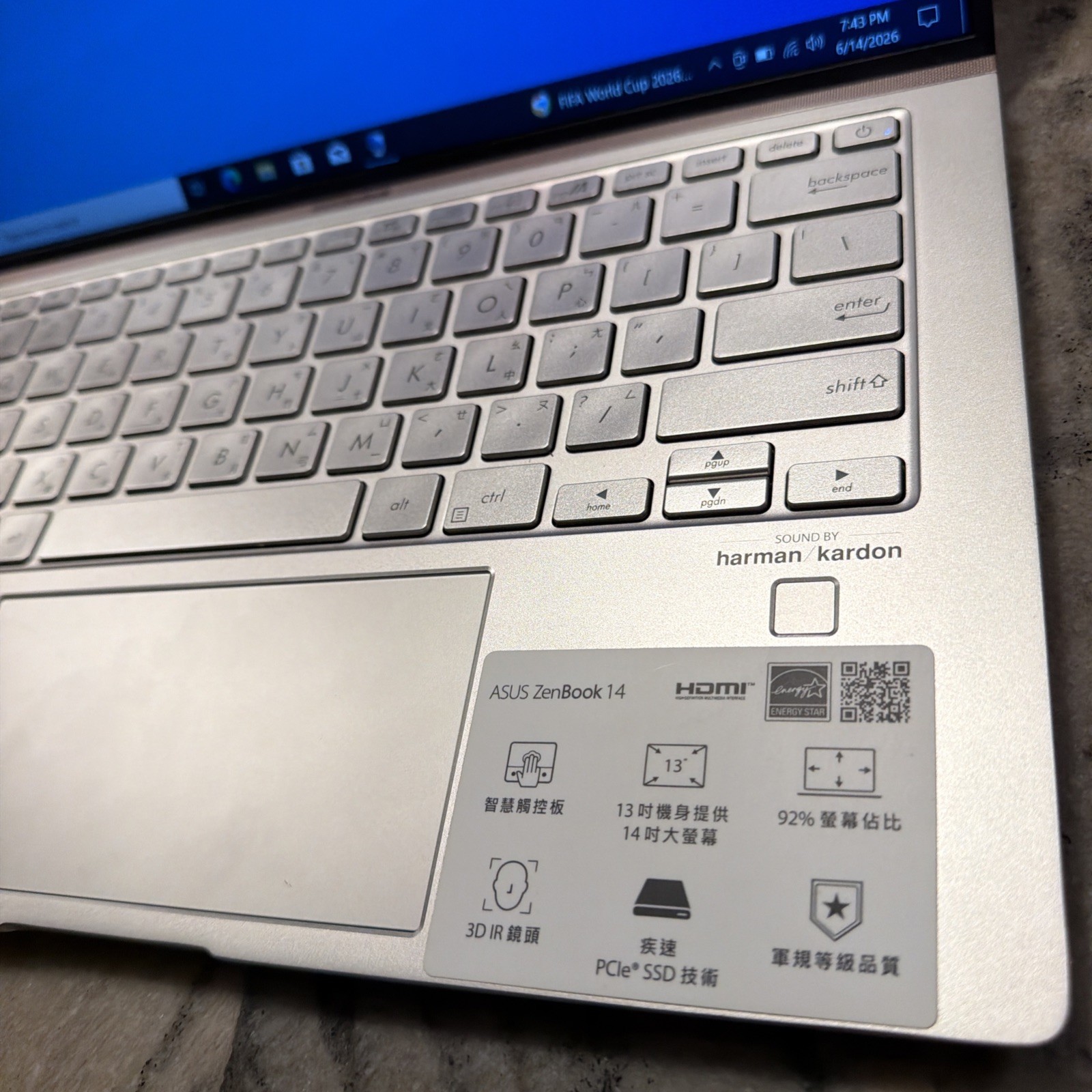 ASUS ZenBook UX434FAW i7-10810U 32GB RAM 512GB SSD 14” Win10 Pro Tested