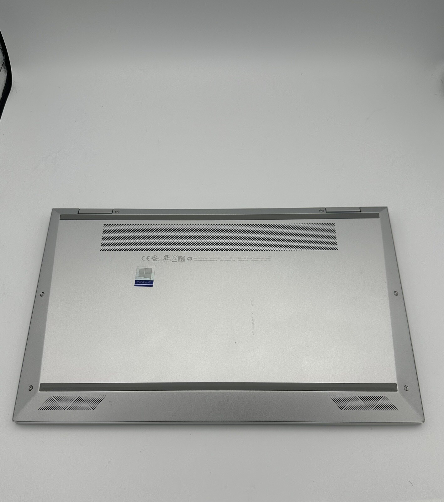 HP EliteBook x360 1040 G7 14″ (256GB SSD, Intel Core i5 10th Gen., 1.70 GHz,…