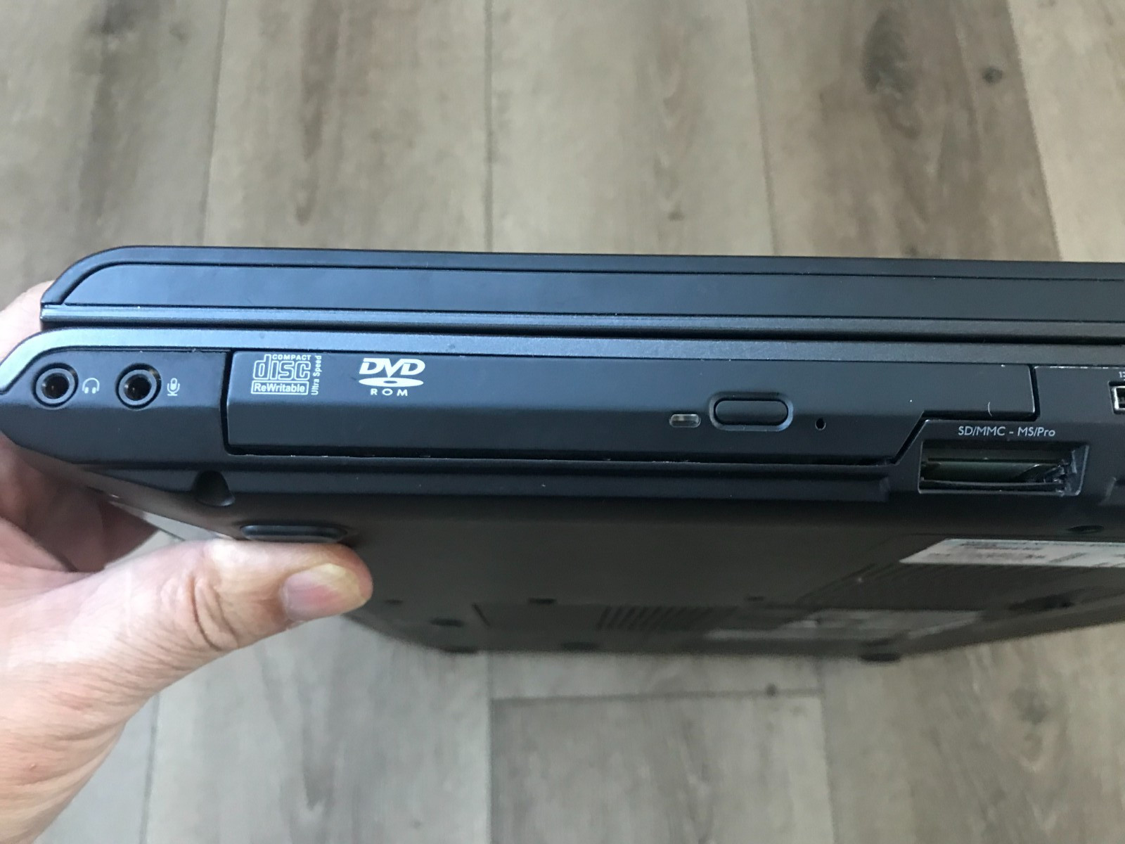Dell VOSTRO 1700 17″ Intel Celeron 550 2.00GHz 1.00GB RAM 120GB HDD Win 7 Pro