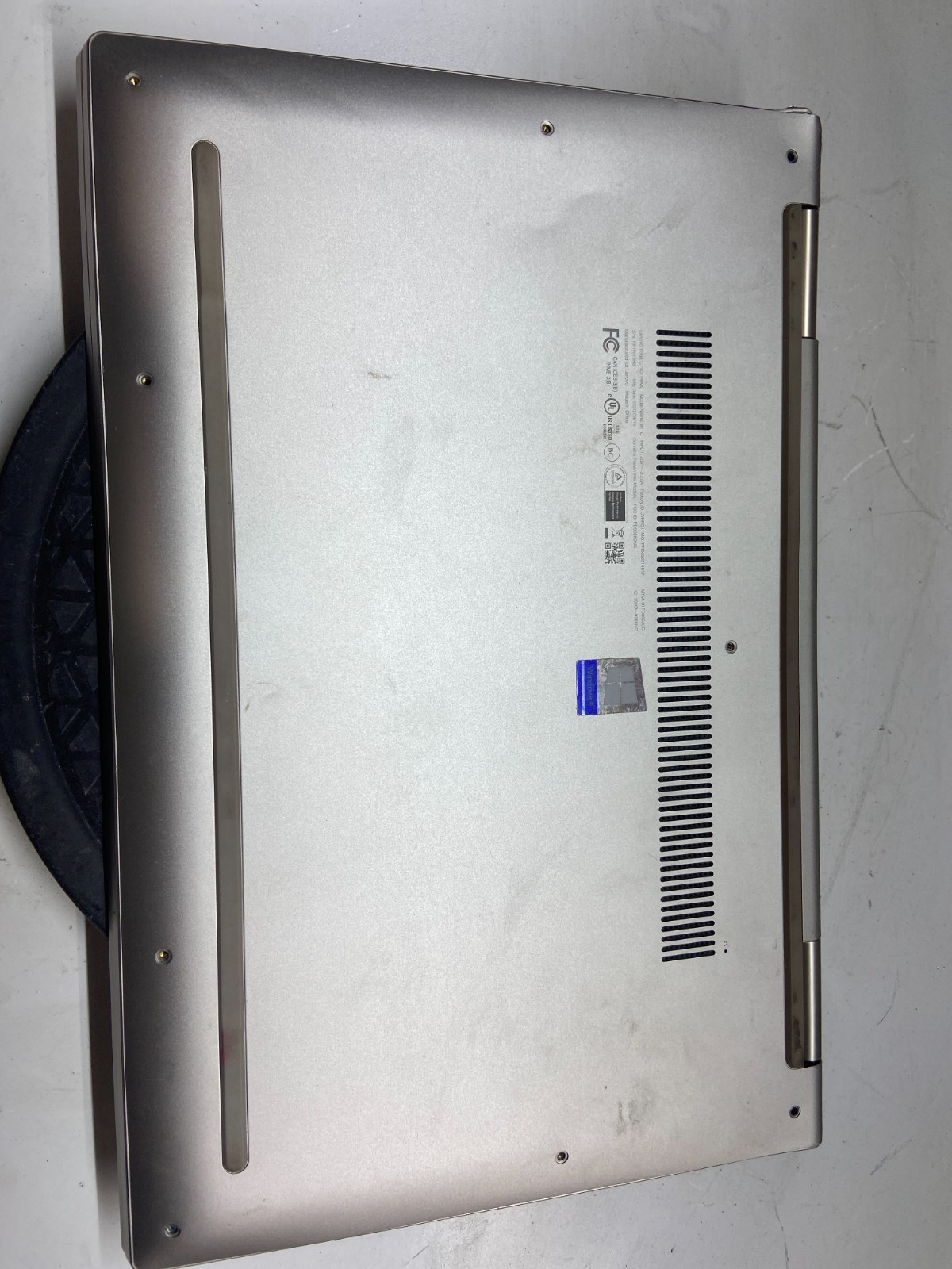 Lenovo Yoga C740-14iML Intel Core i5-10210u 1.6GHz 8GB NO HDD – Touchscreen