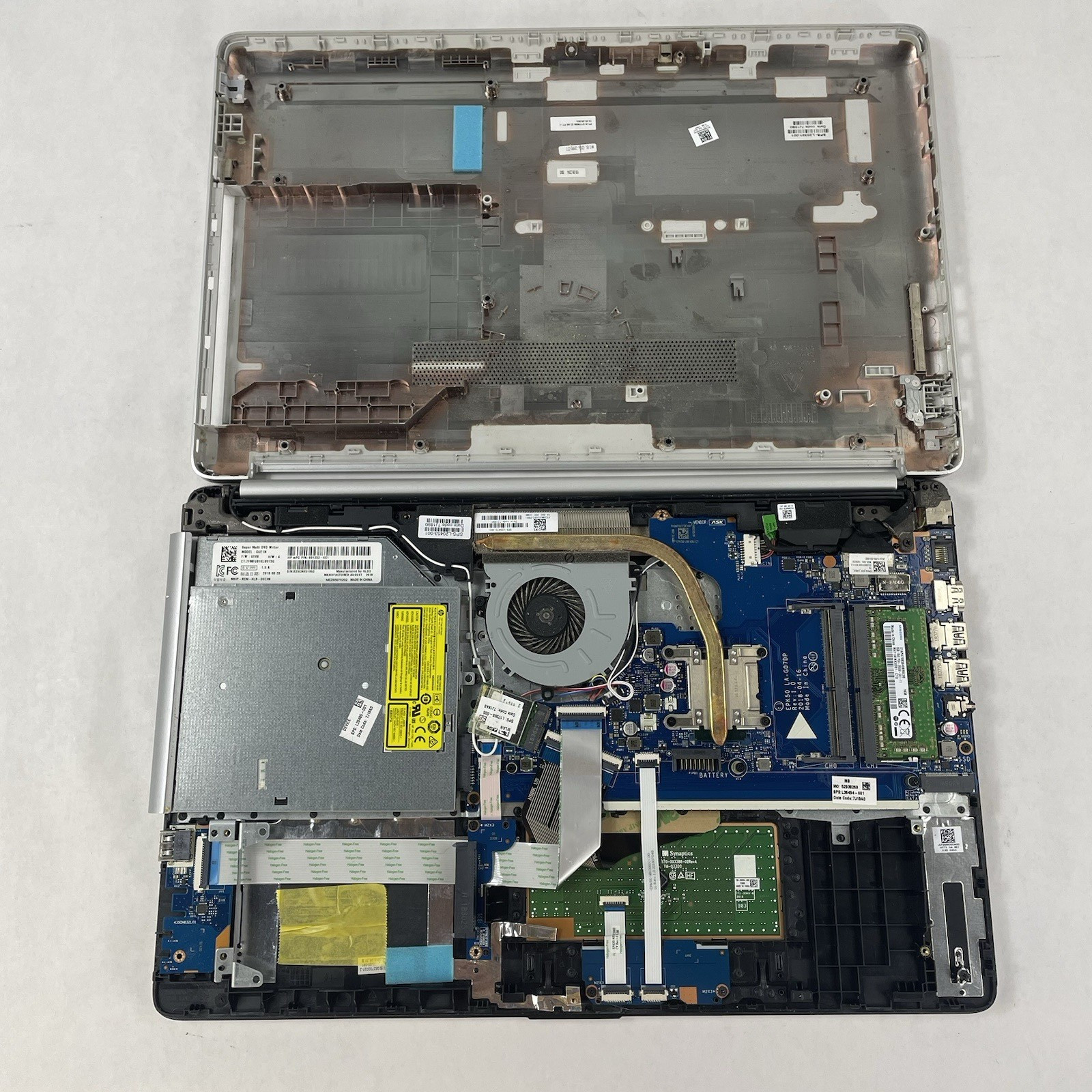 HP 15-da0073ms 15.6″ i5-7200U 2.50 GHz 8 GB RAM No SSD/OS/Battery – Bad Bottom