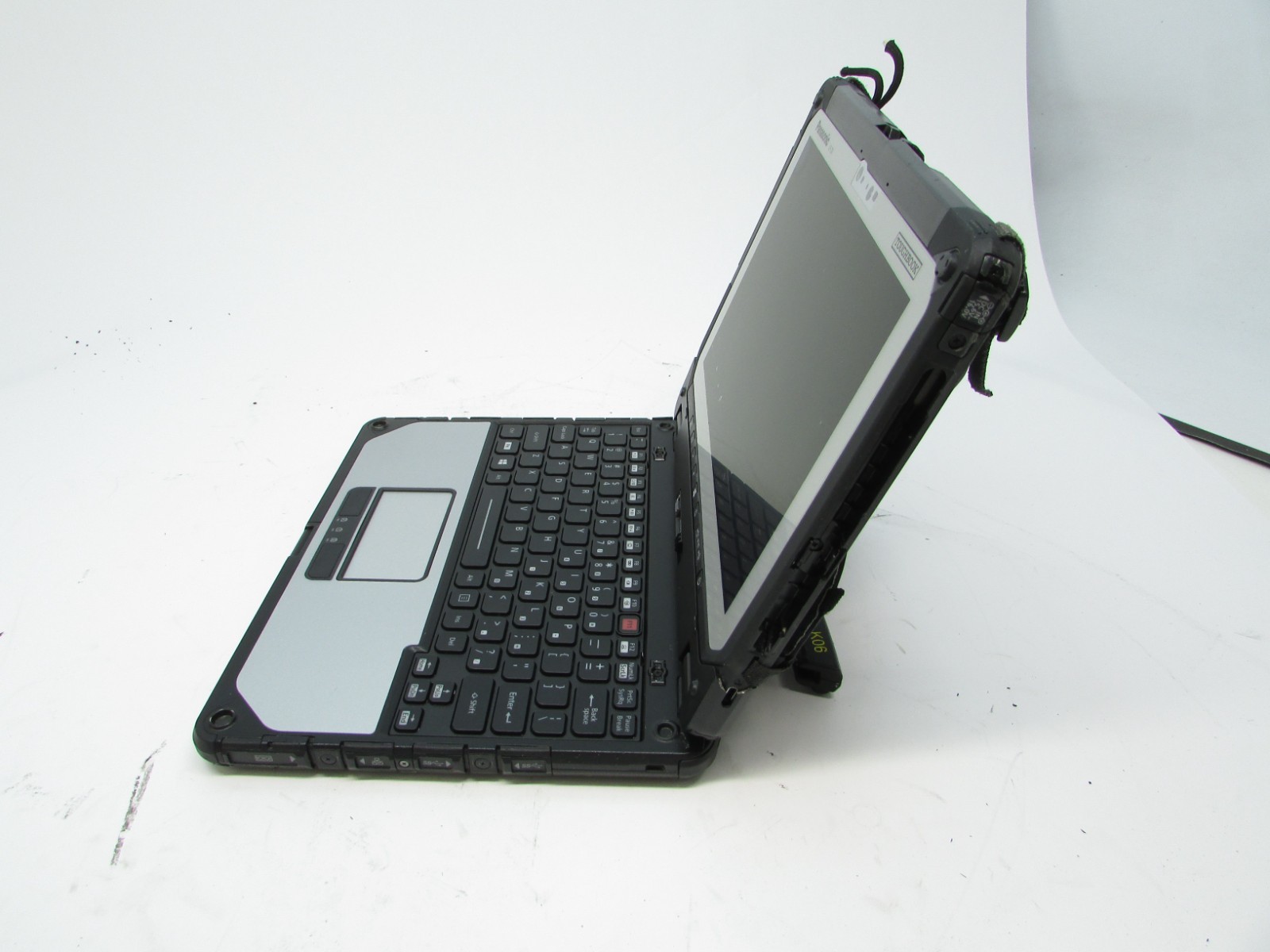 Panasonic Toughbook CF-20 10″ i5-7Y57 1.2GHz 16GB RAM 256GB M.2 SSD No OS/AC