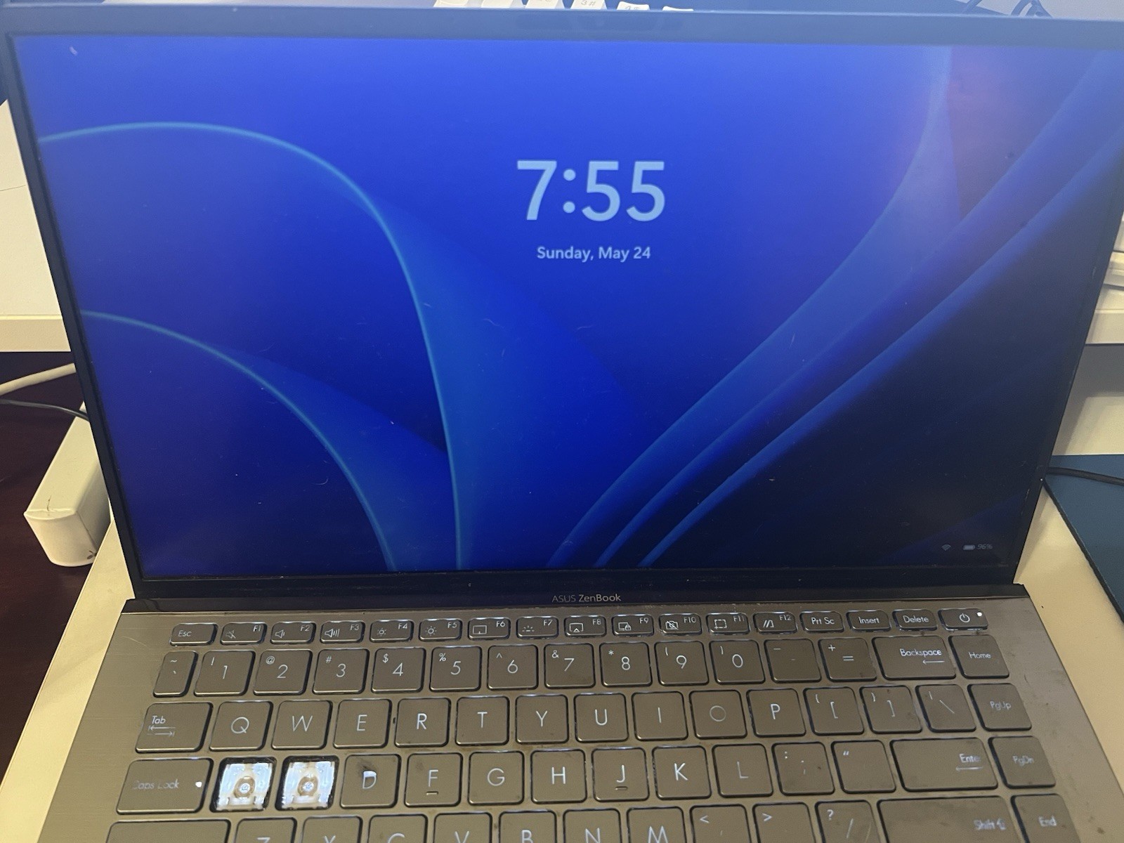 ASUS Zenbook 14 Laptop Ryzen 5 8GBRAM GEFORCE MX350 256GB SSD (Missing A&S Keys)