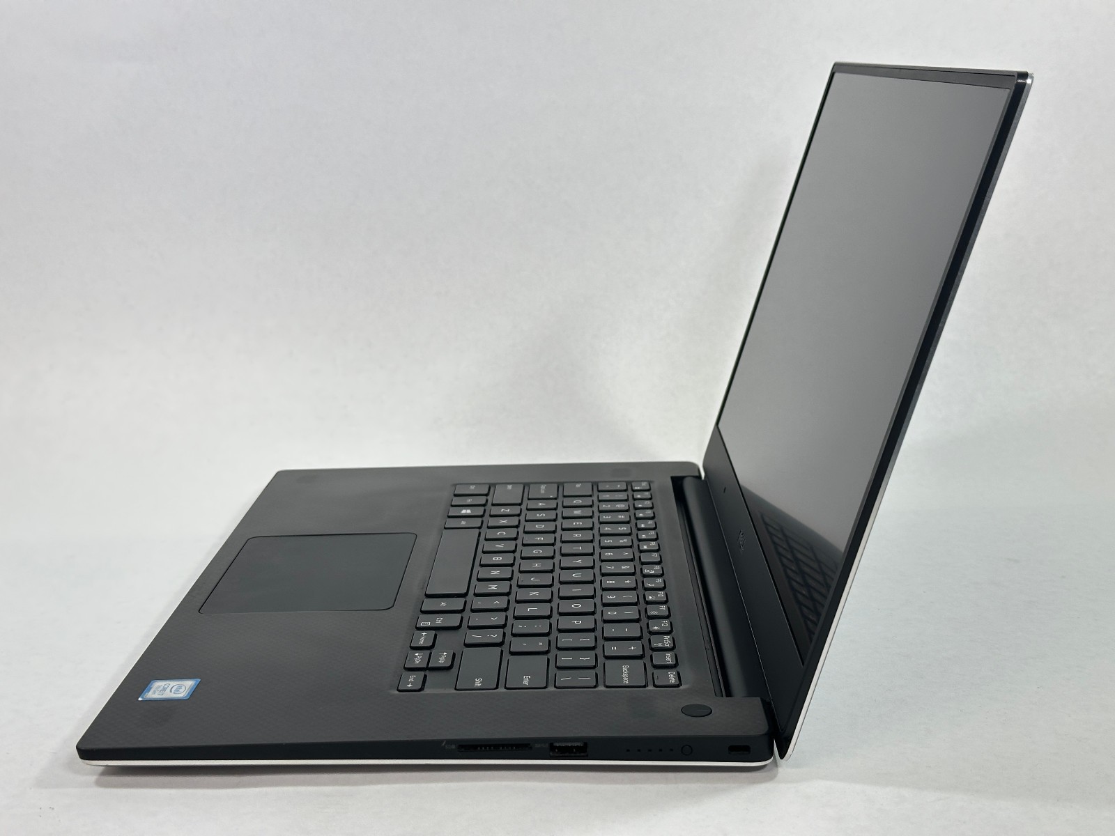 Dell Precision 5520 15.6″ Intel i7-7820HQ 16GB RAM 256GB SSD Win10 Quadro M1200
