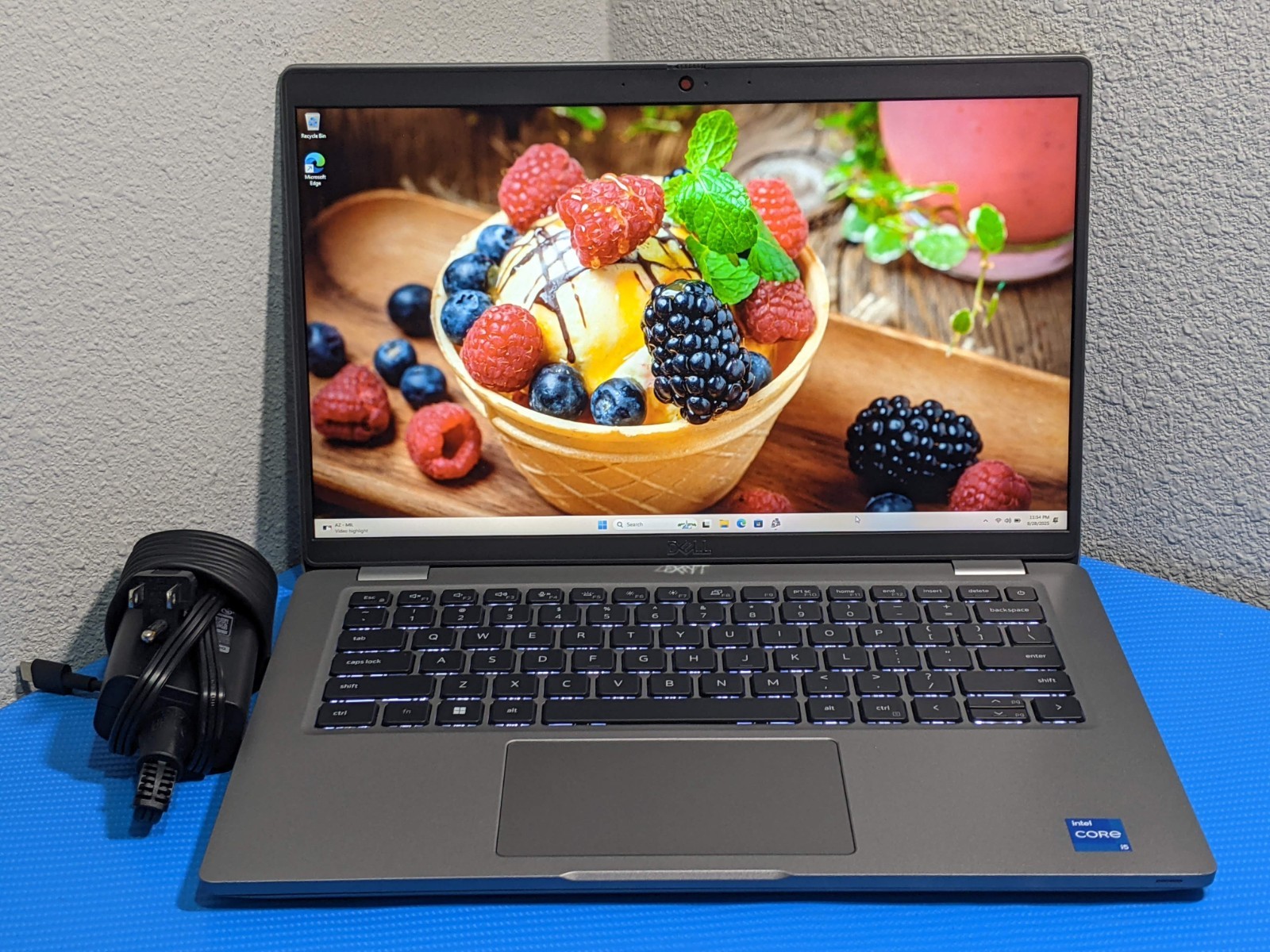 Dell Latitude 5430 14″ FHD i5-1235U 1.3GHz (max 4.4 GHz) 32GB 256GB SSD W11P +PA