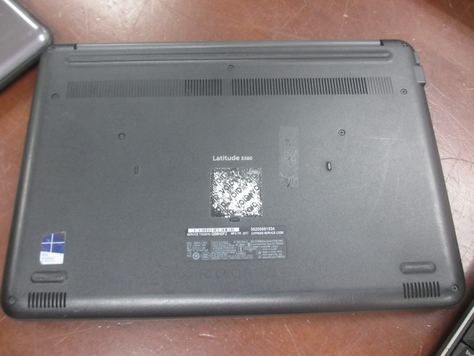 Dell Latitude 3380 2.00GHZ i3-6006U 128GB SSD 4GB Laptop w/ AC , OS [BatteryLow]