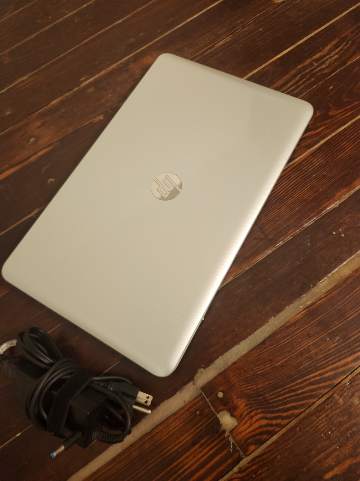 HP Pavilion 17″ Notebook Intel Core i5 8th Gen Silver Windows 8 Charger