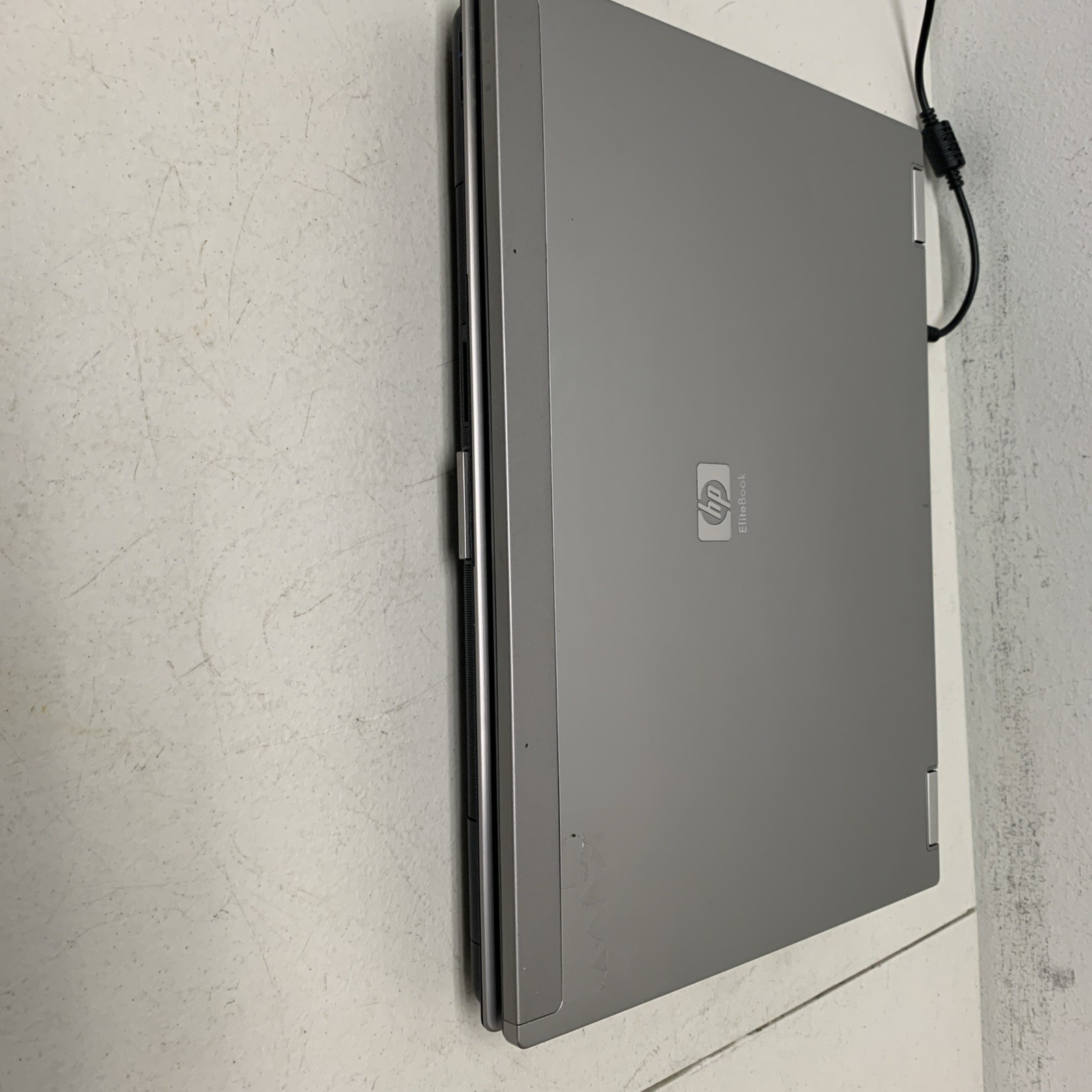 HP Elitebook 6930p Core 2 Duo P8700 4GB Ram 128 Gb SSD Wind 10 Pro Read Descr
