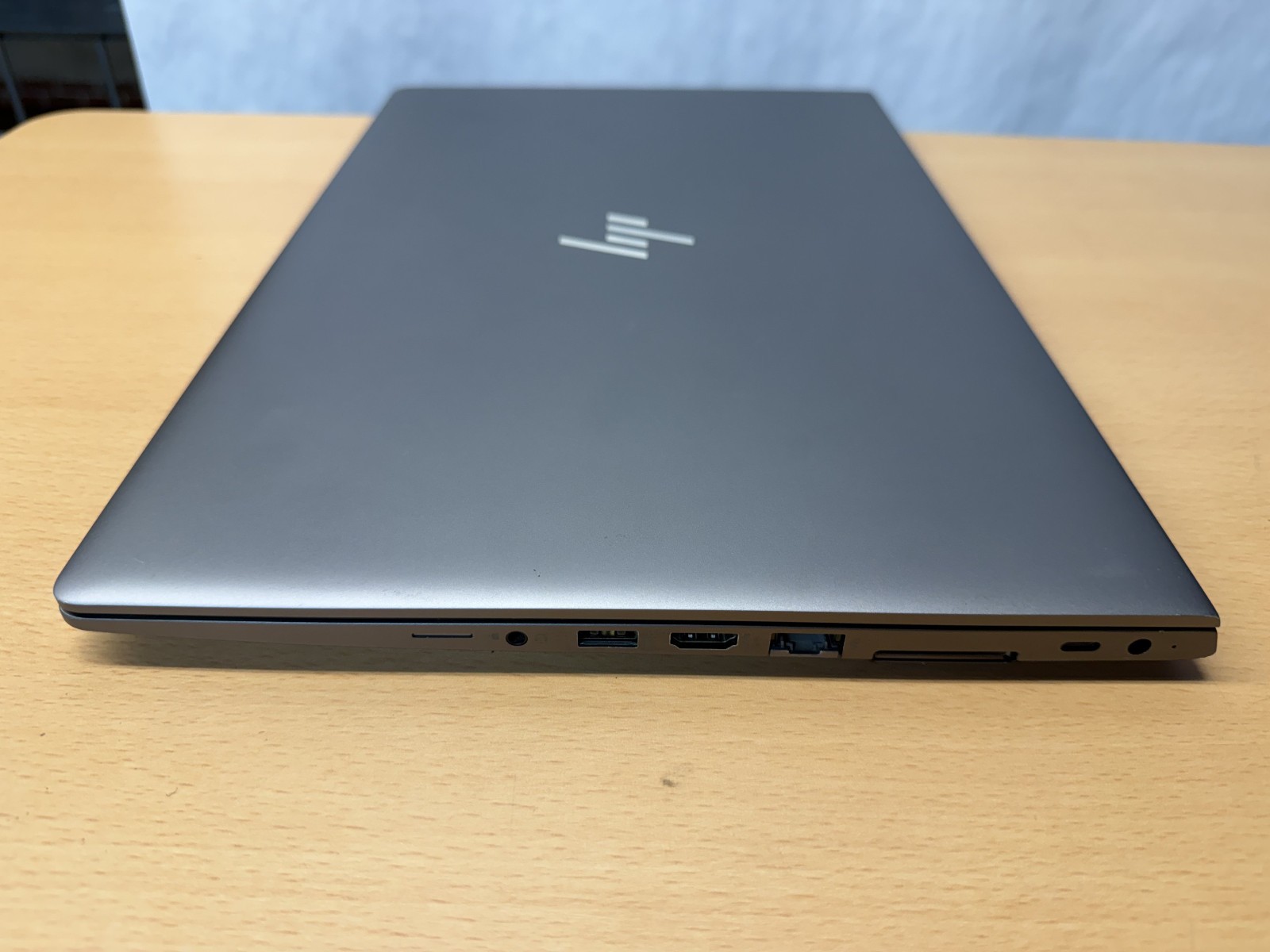 HP zBook 15u G6 i5-8365U 16GB RAM 512GB SSD WX3200 GPU FHD Win11 Reset READ