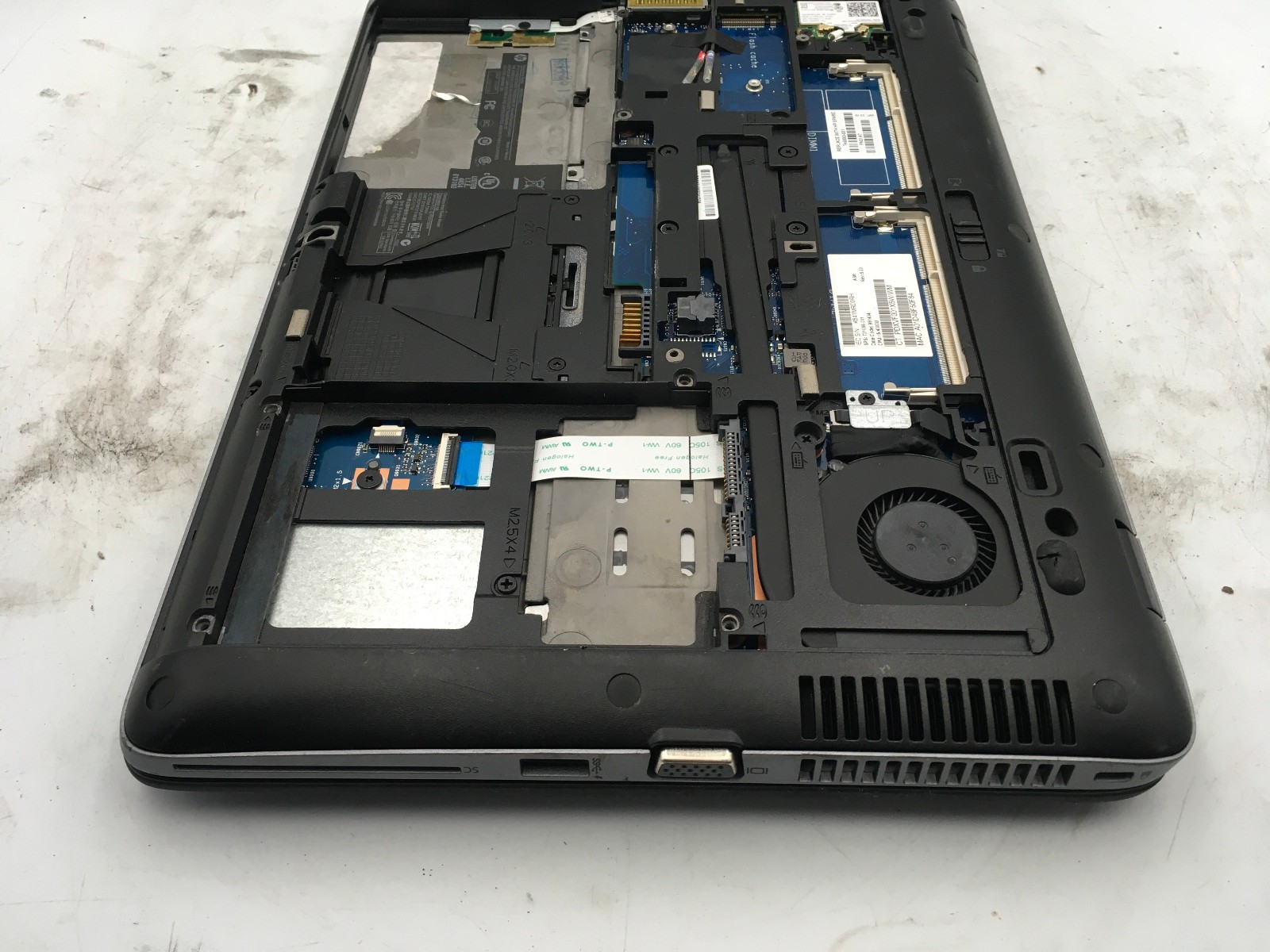 HP ELITEBOOK 820 G1 – FOR PARTS/BIOS LOCK – INTEL I5 4300U – NO RAM – READ – BB