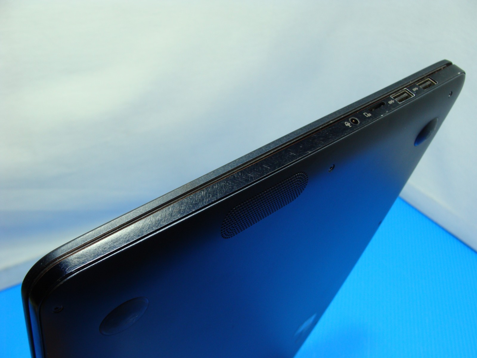 Asus ZenBook Pro 15 UX580GE UHD 4K Touch i9-8950HK 2.9GHz 16GB 512G GTX 1050 Ti