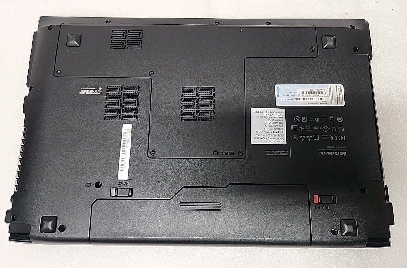 Lenovo V570-1066 Laptop Intel I5-2410M 4GB Ram NO HD/OS (FL)