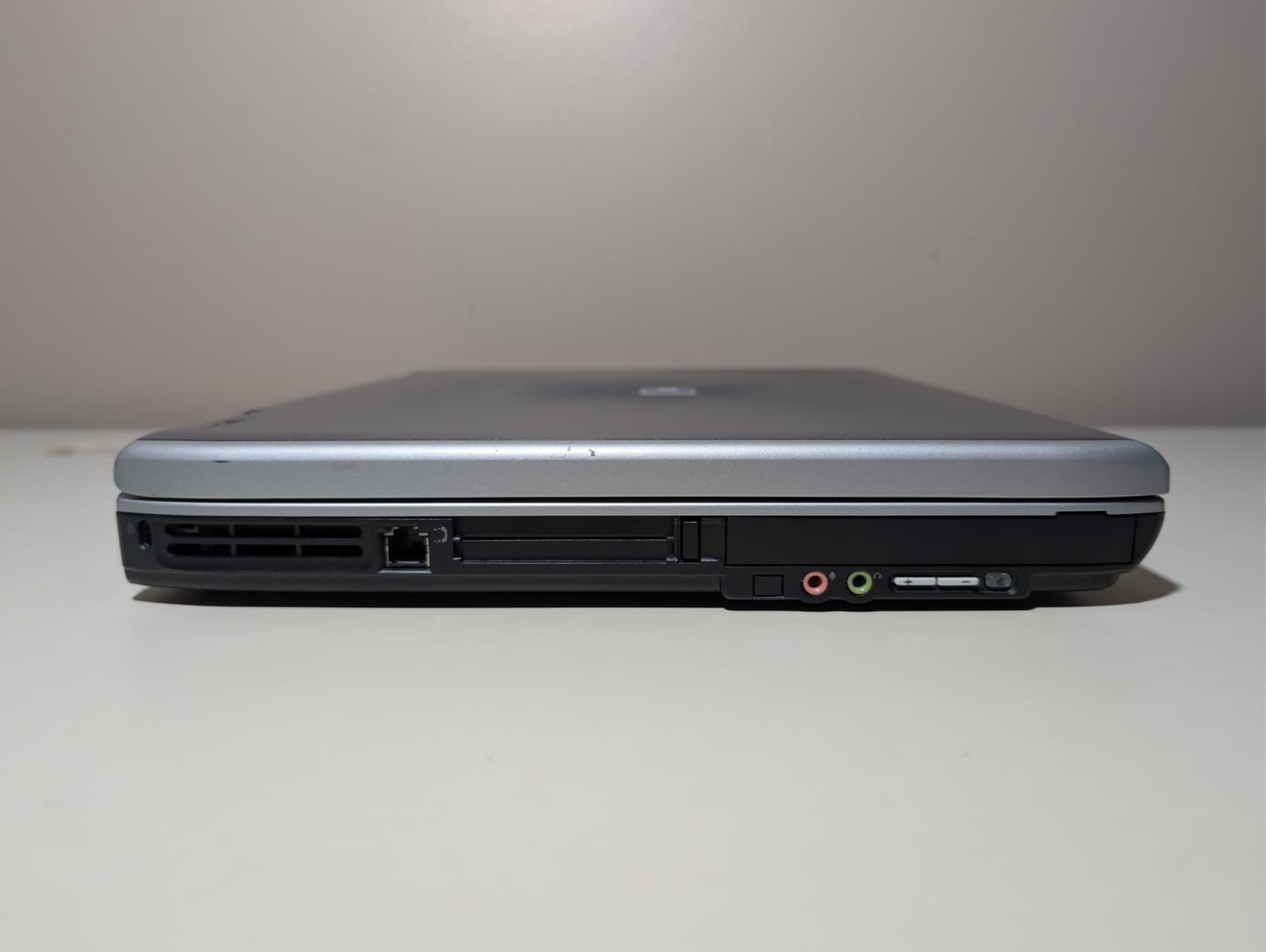 15″ HP Compaq NX9020 | Intel Celeron 256MB RAM 20GB HDD | Windows 98SE