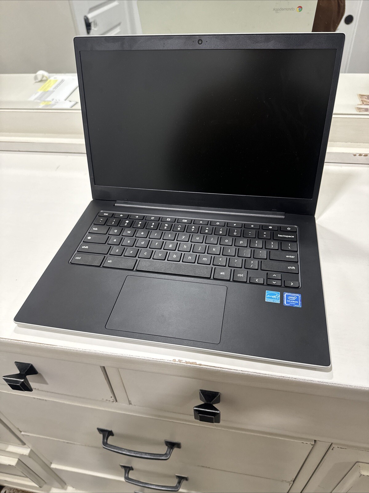 Samsung Galaxy Chromebook Go 14″ (64GB SSD, Intel Celeron N4500, 1.10 GHz, 4GB)
