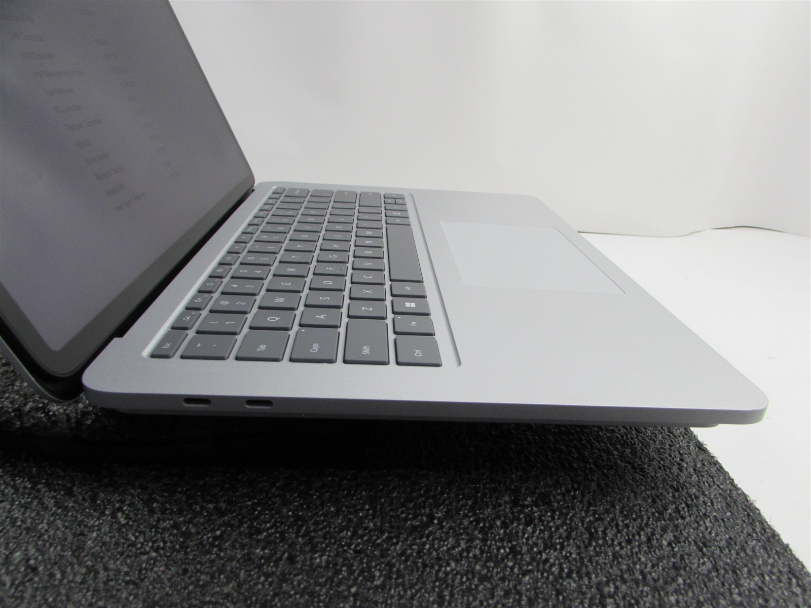 Microsoft Surface Laptop Studio 1964 i7-11370H 1TB SSD 32GB RTX A2000 *No A/C*
