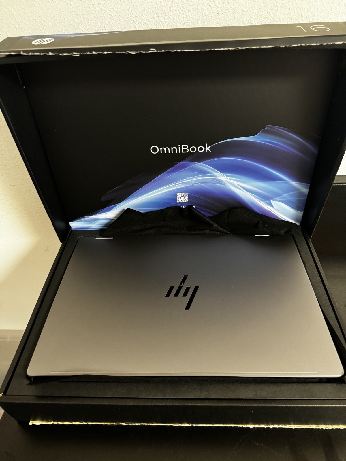 HP – OmniBook X Flip 2-in-1 16″ 2K Touch-Screen Laptop – AMD Ryzen 5 – 8GB Me…