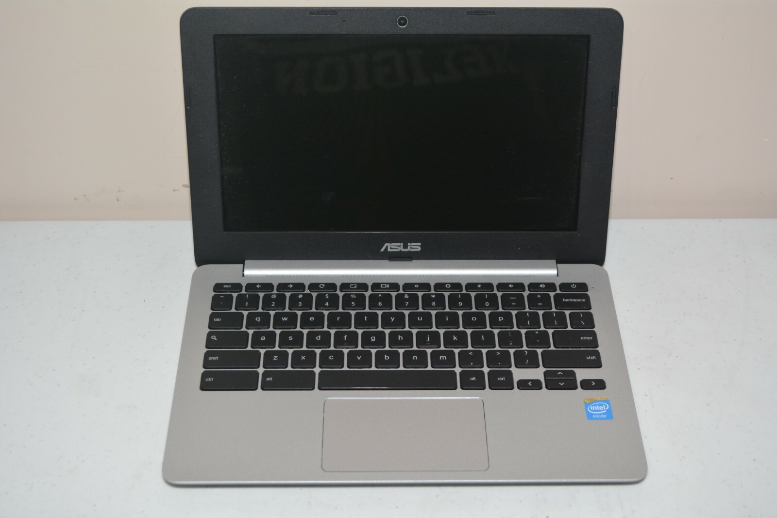 ^ Asus C200MA-DS01 Celeron Dual-Core 2.4GHz 2GB 16GB SSD 11.6″ Chromebook