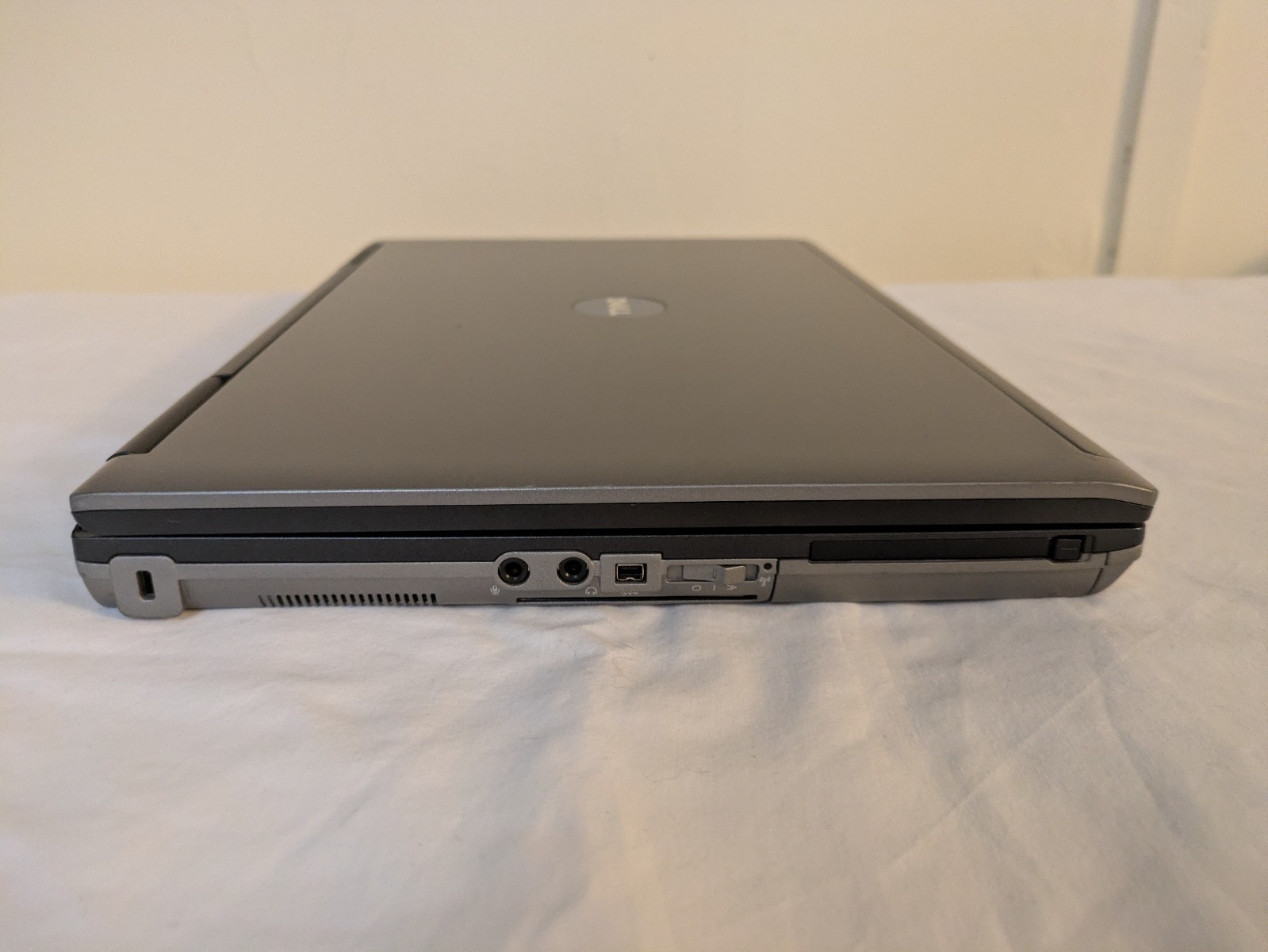 Dell Latitude D630 Laptop 14″ Intel C2D 2.2GHz 4GB RAM 160GB HDD Windows XP 💻