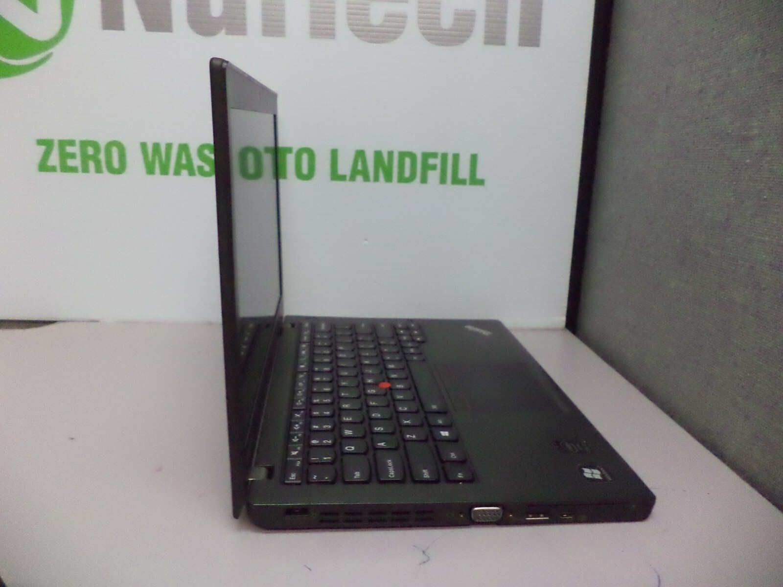 Lenovo ThinkPad X240 12.5″ i7-4600U 2.1GHz 8GB/320GB Webcam Laptop [No OS/AC]*