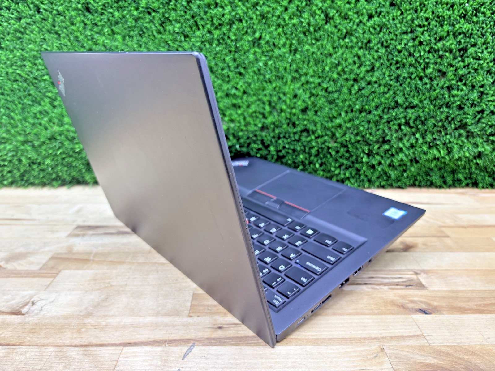 Lenovo ThinkPad T490s Intel i7-8th Gen 1.90GHz 16GB RAM 256GB SSD Windows 11 P*