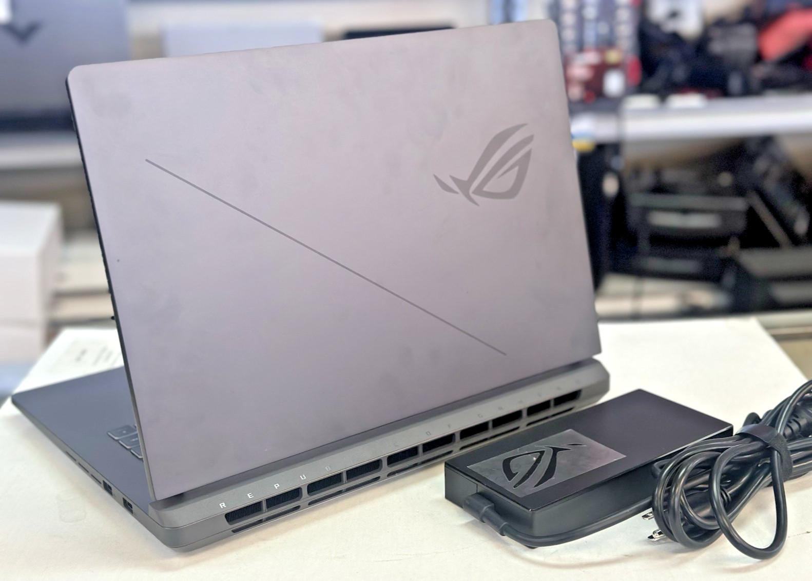 ASUS ROG STRIX G16 G615J Gaming intel i7-14650HX 16GB 1TB SSD NVIDIA RTX 5050