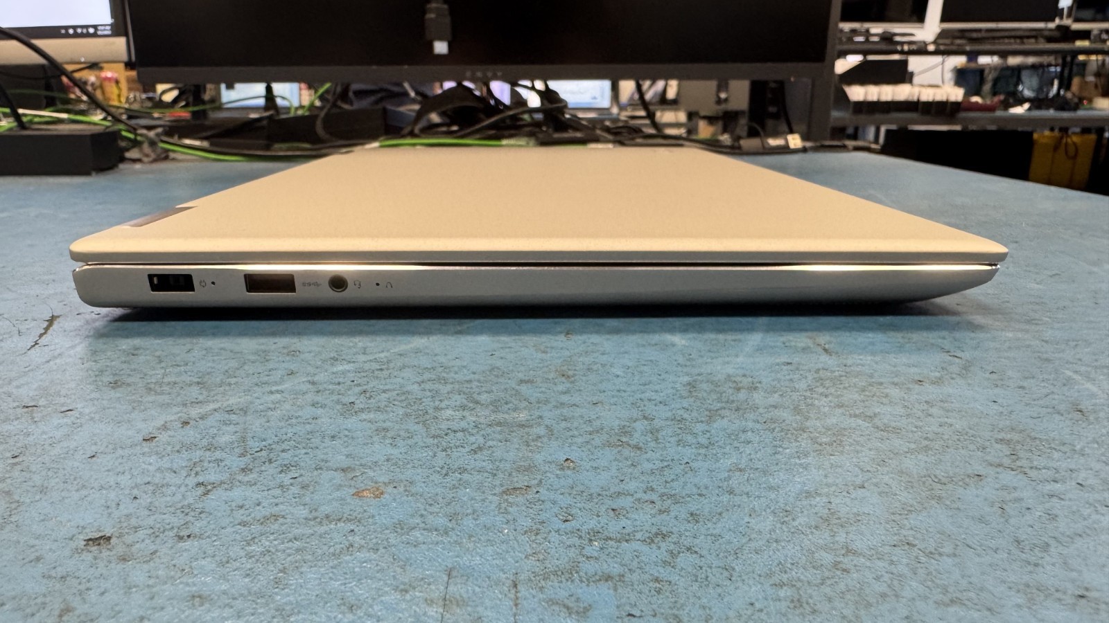 Lenovo Yoga 720 SMP1D944Z (Grade C)