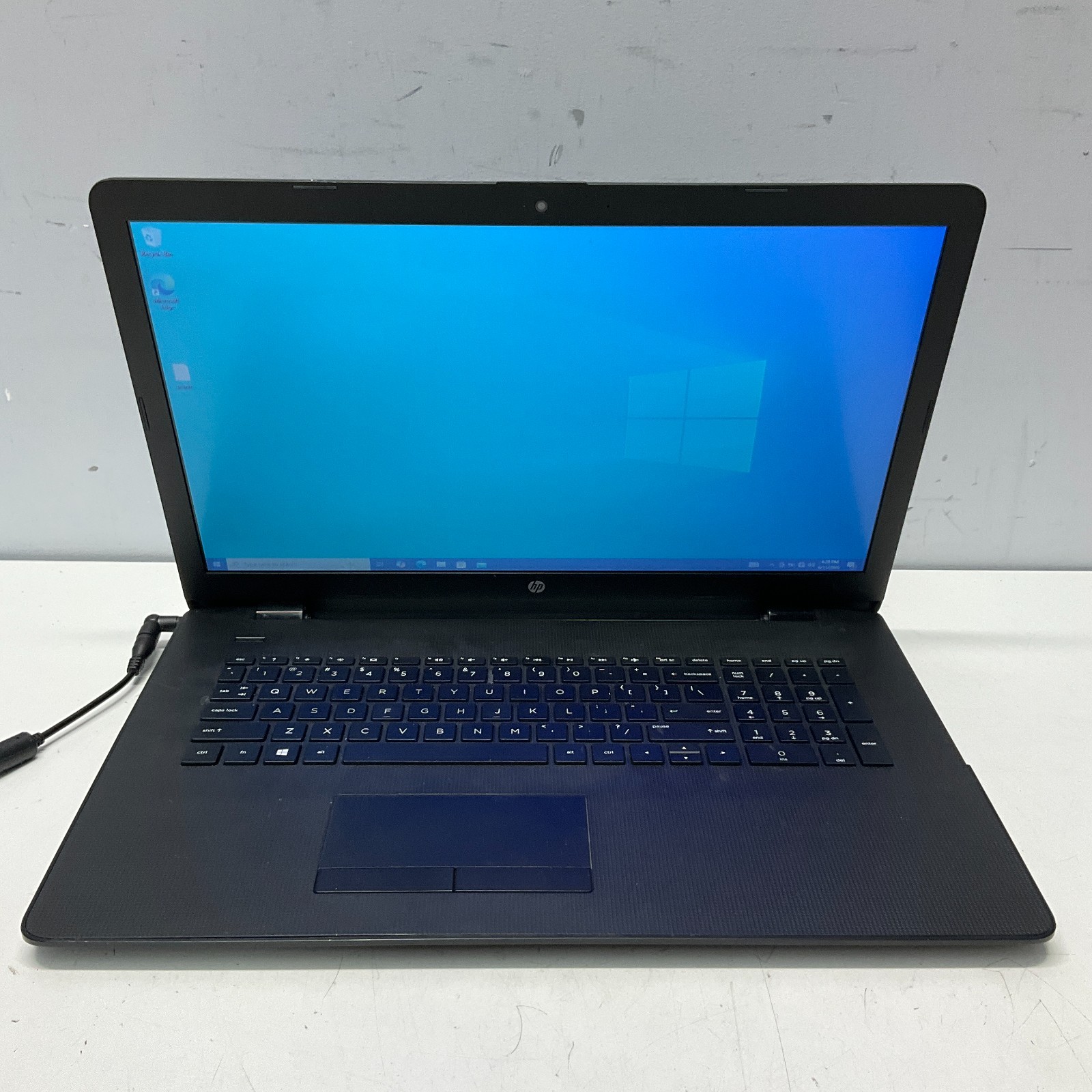 HP 17-AK061NR 17.3″ Laptop AMD A9-9420 4GB 250GB SSD Windows 10 Pro NO BATTERY