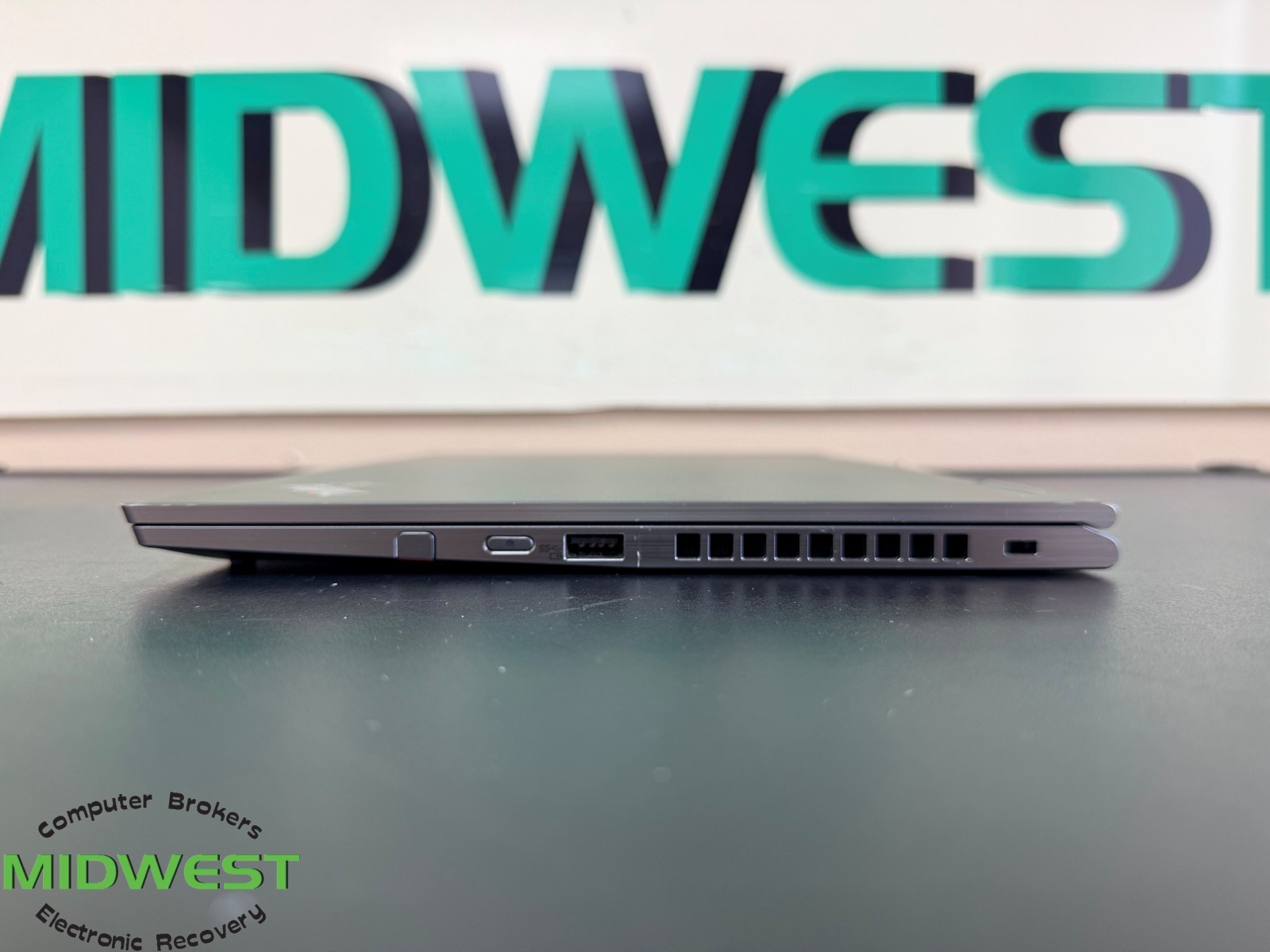 Lenovo ThinkPad X1 Yoga Gen 5 i7-10510U 1.8GHz 16GB 512GB SSD