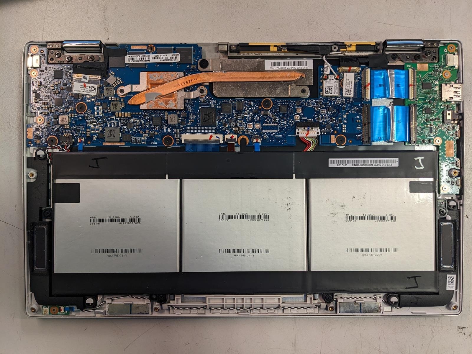 ASUS C434T CHROMEBOOK M3-8100Y @ 1.10 GHz,4GB RAM,2GB STORAGE,CHROME OS-(PARTS)
