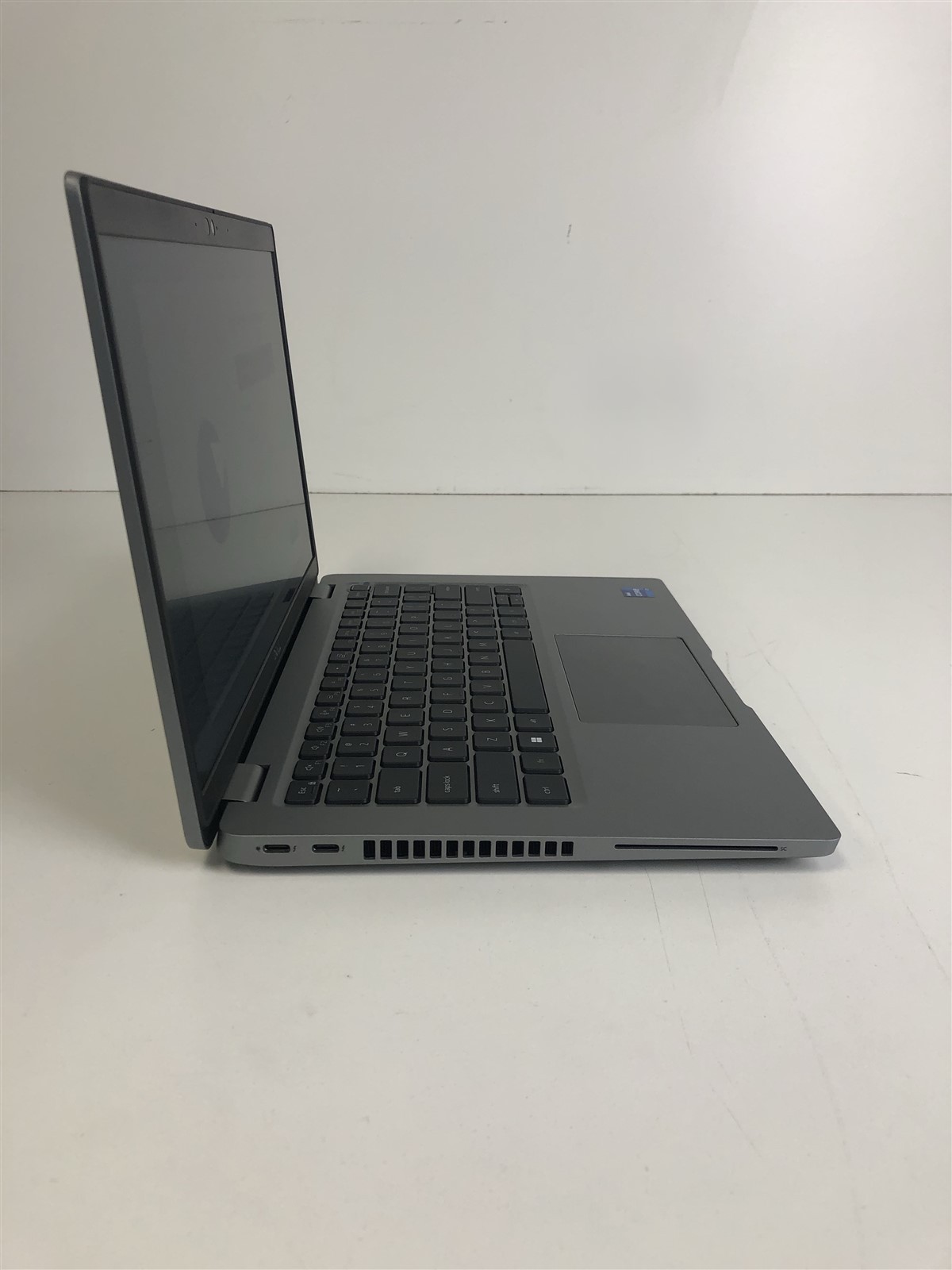 Dell Latitude 5430: Intel Core i7-1255U 1.7GHz – 16GB – 512GB (SELECT)