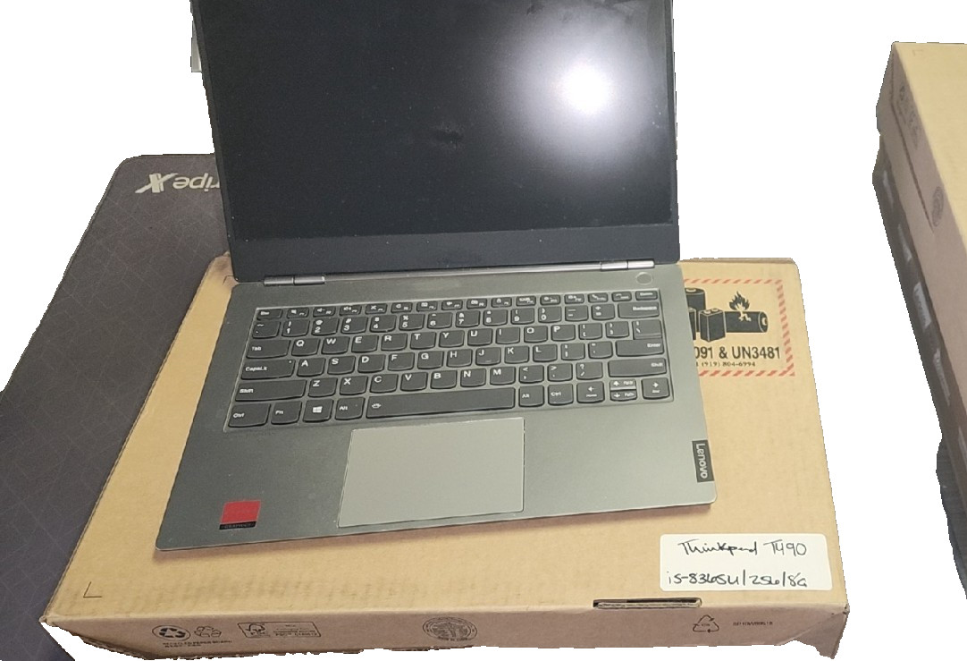 Lenovo ThinkBook 14″ i5-8265U (256GB SSD, Intel Core i5-1035G1, 8GB