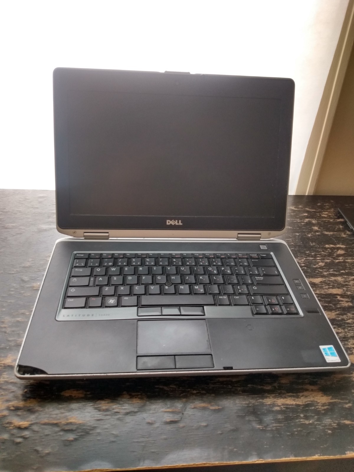 Dell Latitude E6430 – intel Core I5 3rd gen – NO RAM/HDD/BATT – Power issue