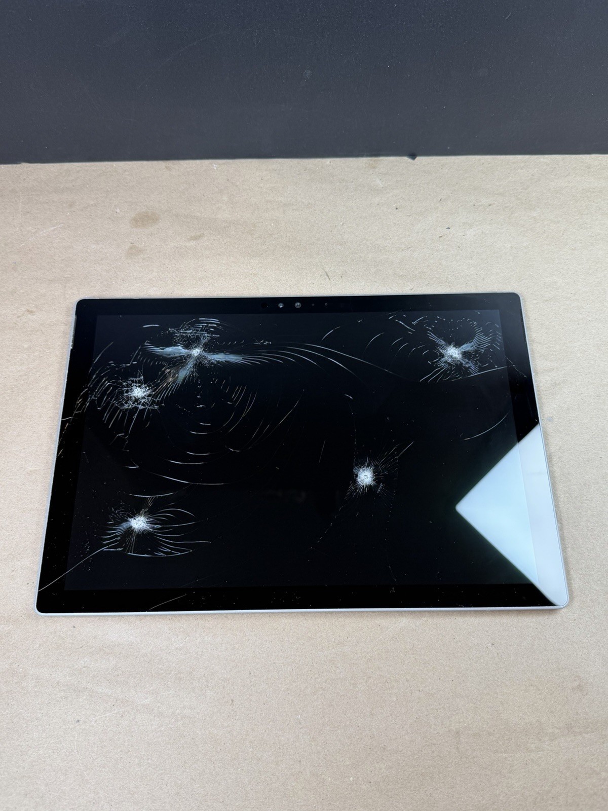 Microsoft Surface 1724 -128GB FOR PARTS REPAIR SHIPS FAST!