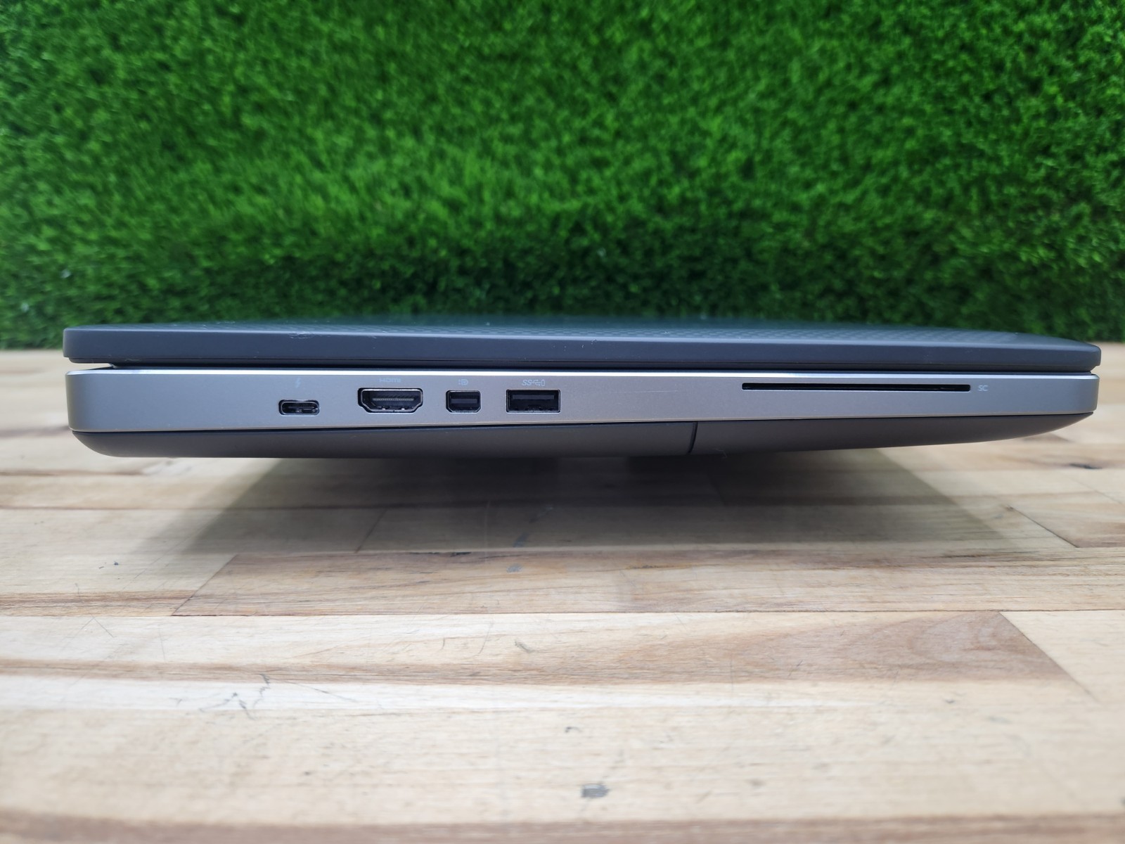 Dell Precision 7510 15.6″ FHD Touchscreen i7-6920HQ 2.9GHz 16GB Quadro M1000M ~