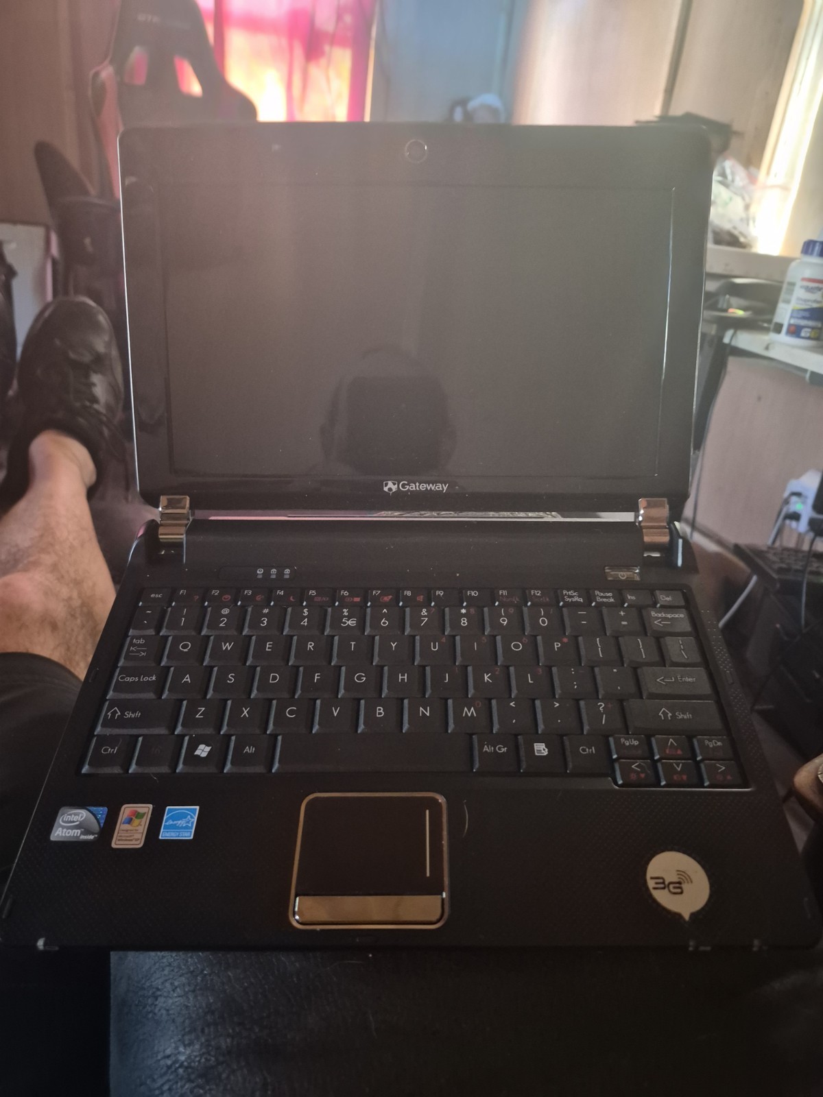 Gateway KAV60 Retro Mini Gaming Laptop Intel Atom 1.60GHz 1GB Win 7, no charger