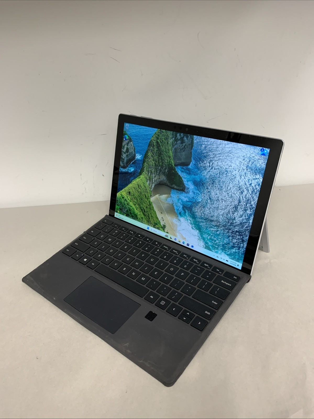 Microsoft Surface Pro 1807 i5-7300U 8GB RAM 256GB SSD Win11 Pro | READ DESC